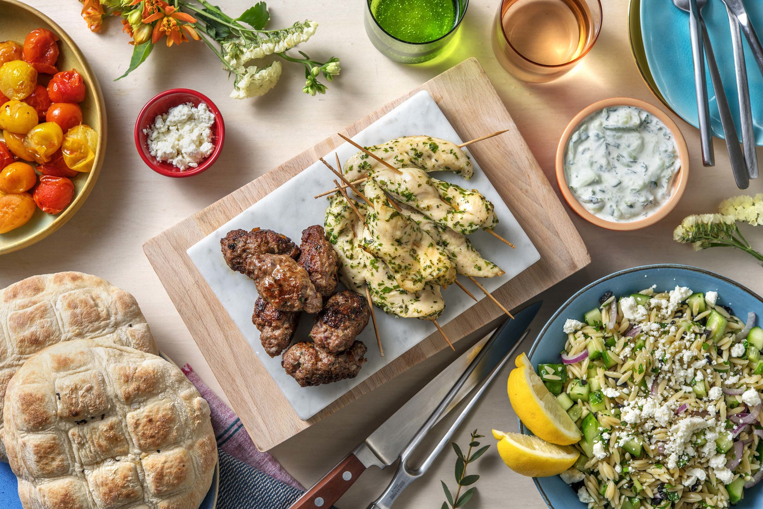 Grillades mixtes à la méditerranéenne : souvlaki et keftas