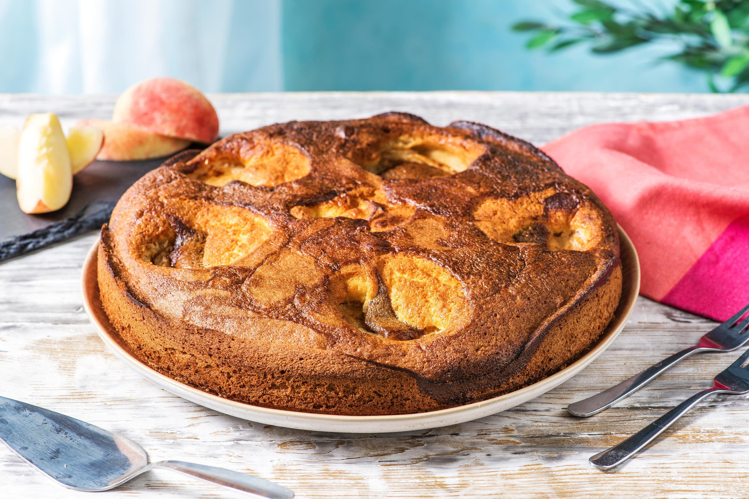 Gâteau à la pêche et à la cannelle