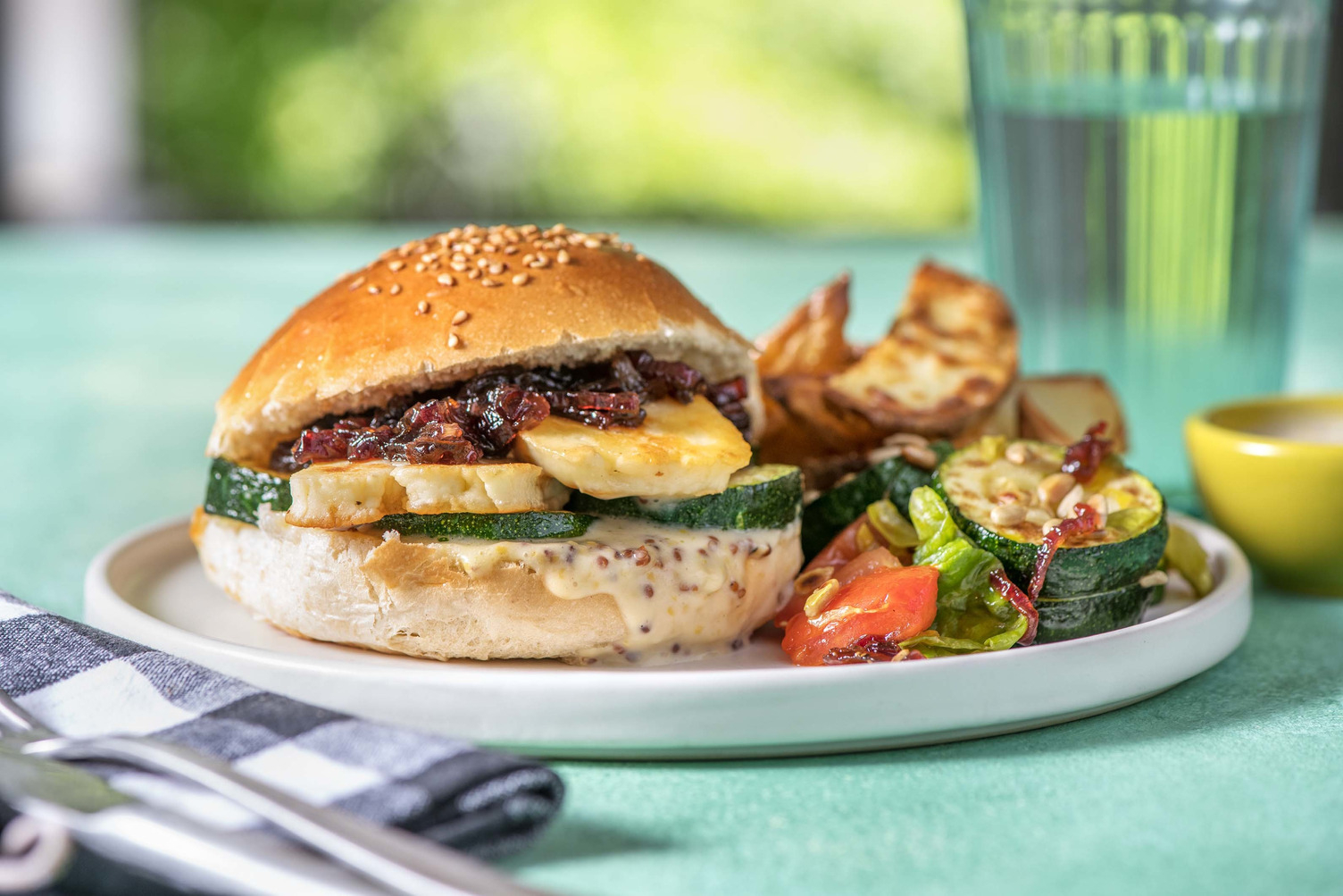 Halloumi-Burger mit Honig-Senf-Dip