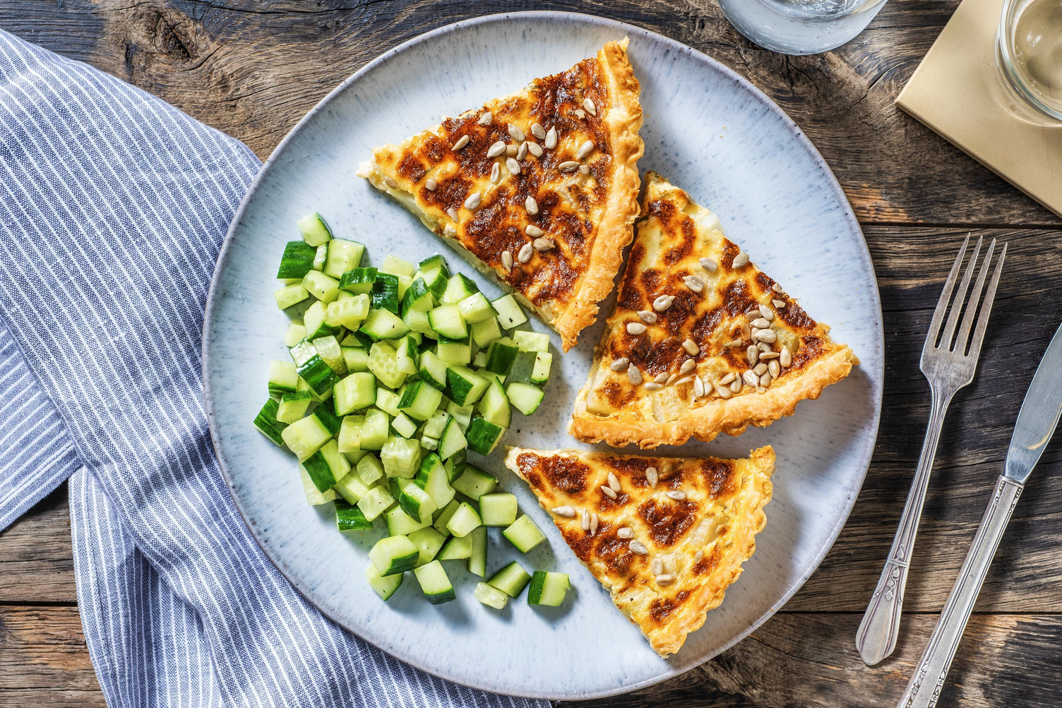 Koolrabiquiche met oude kaas en rozemarijn