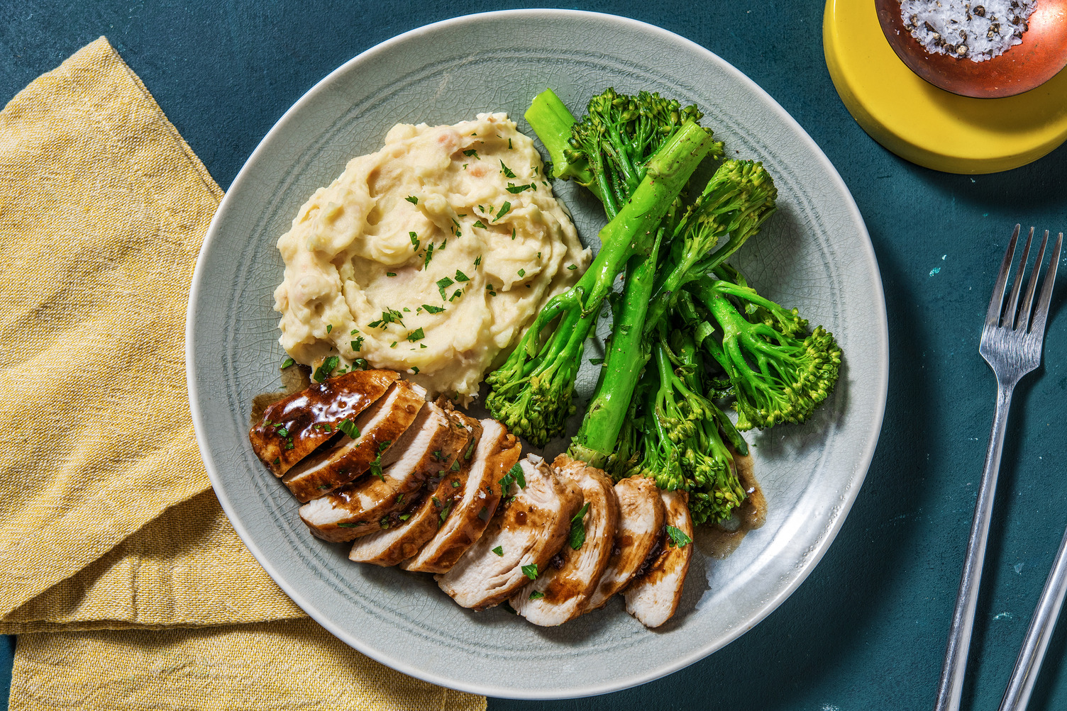 Balsamico-Hähnchen mit Bohnenstampf