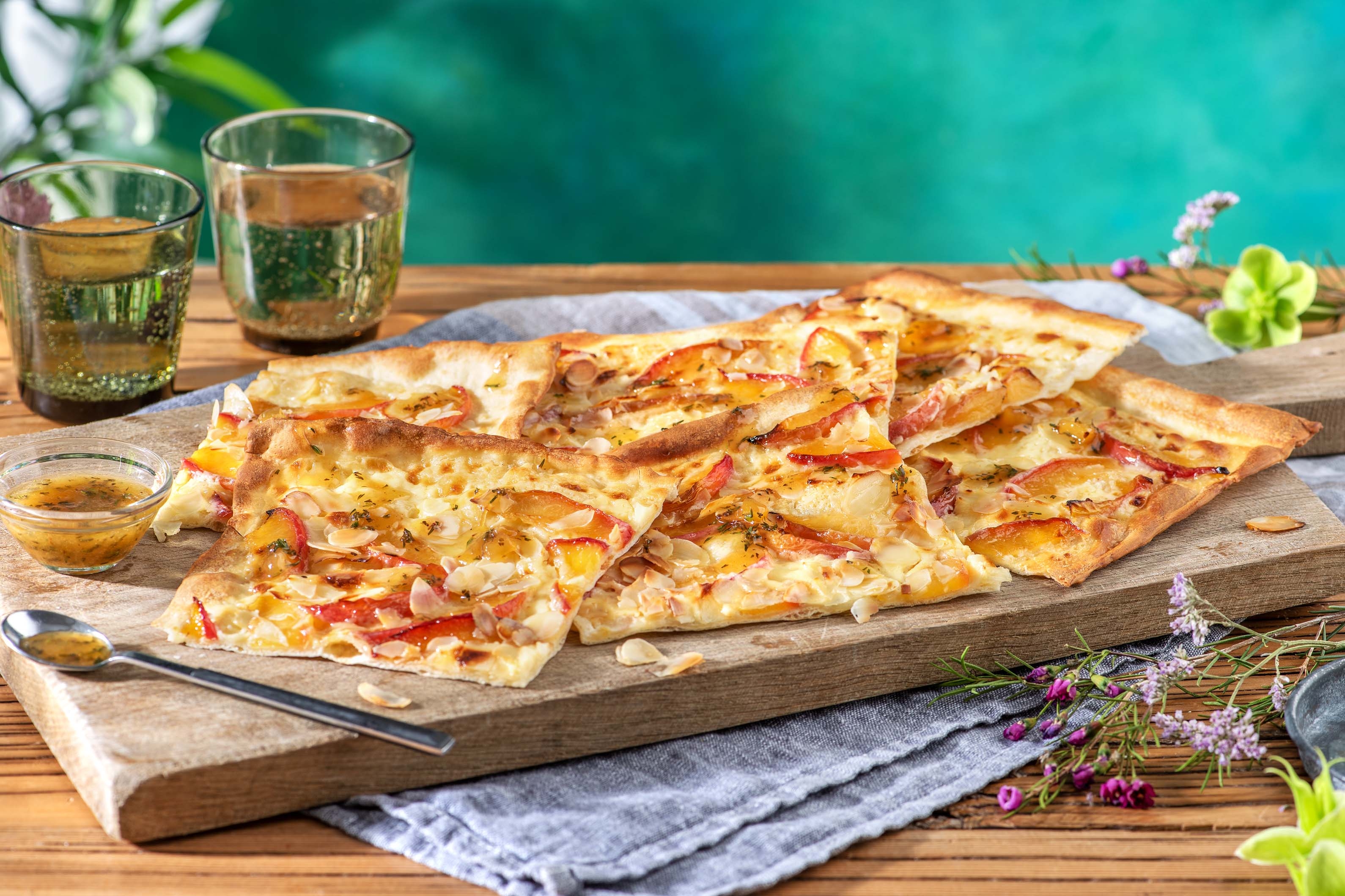 Flammkuchen mit Pflaumen