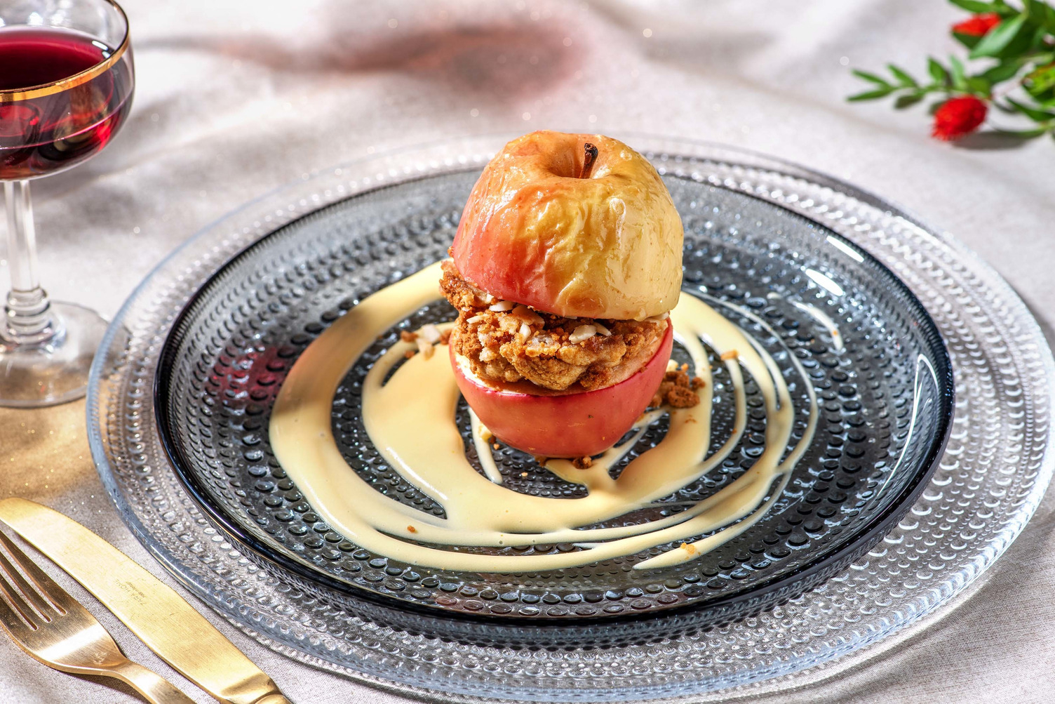 Bratapfel mit selbst gemachter Vanillesoße