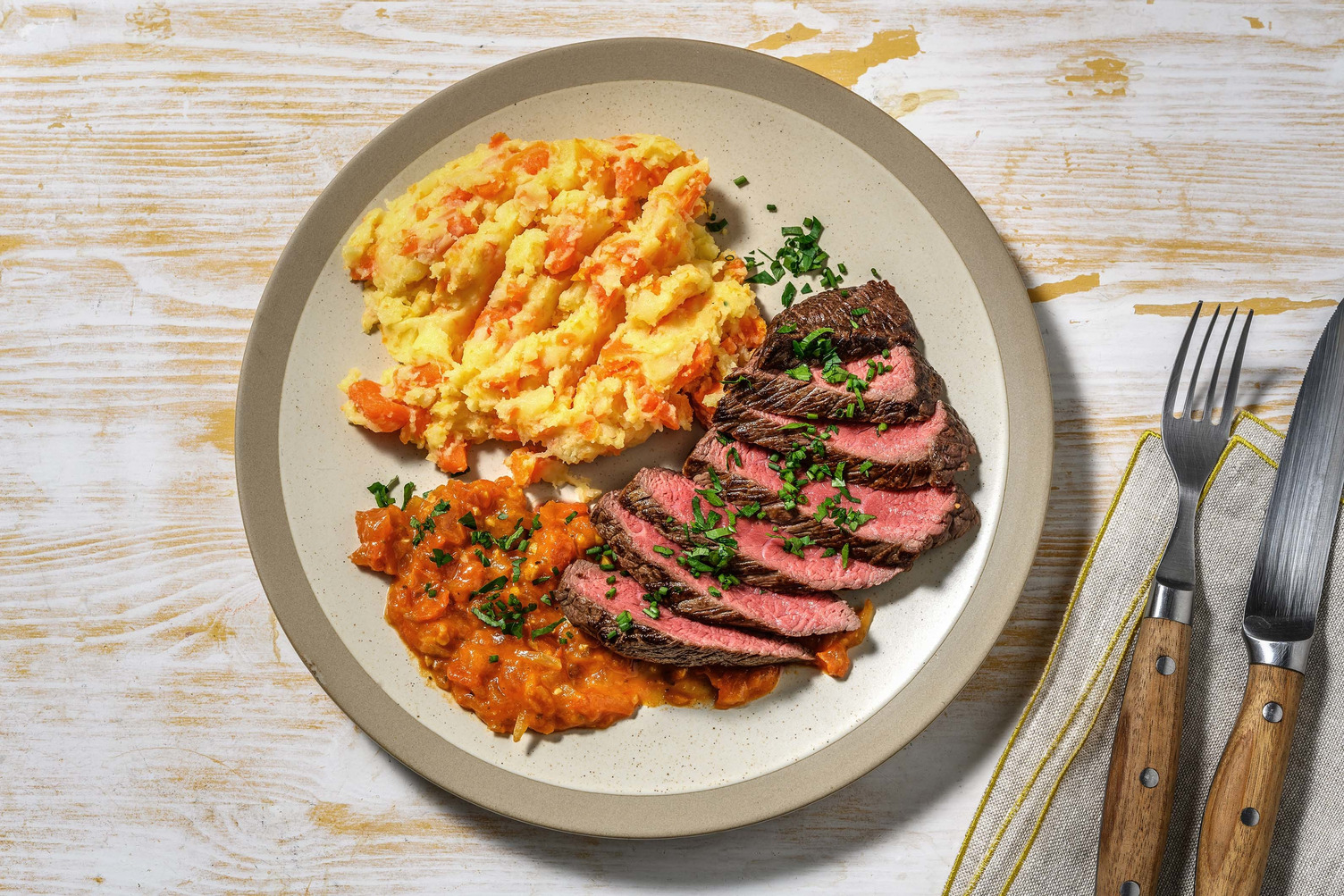 Rinderhüftsteak mit Tomatensoße