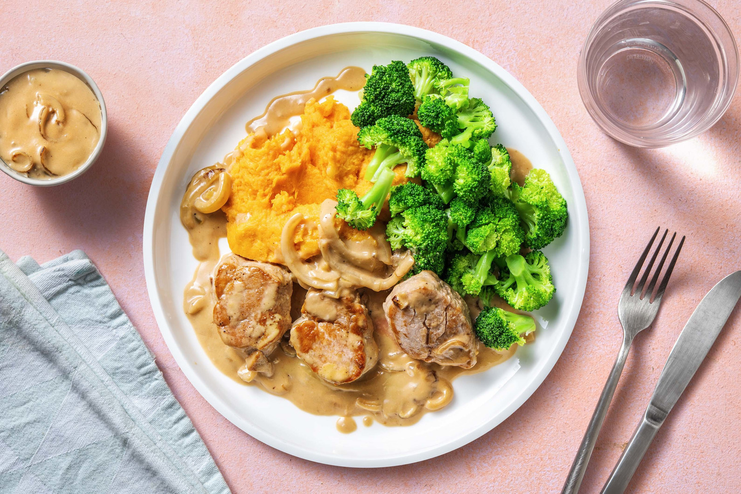 Schweinefilets mit Zwiebelsoße