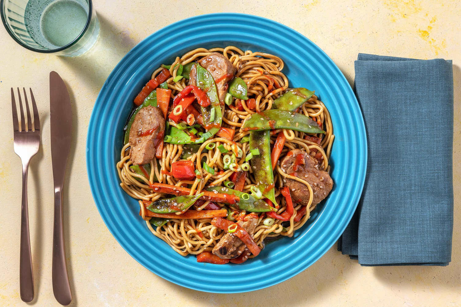 Hoisin-Somen-Nudeln mit Schweinefilet