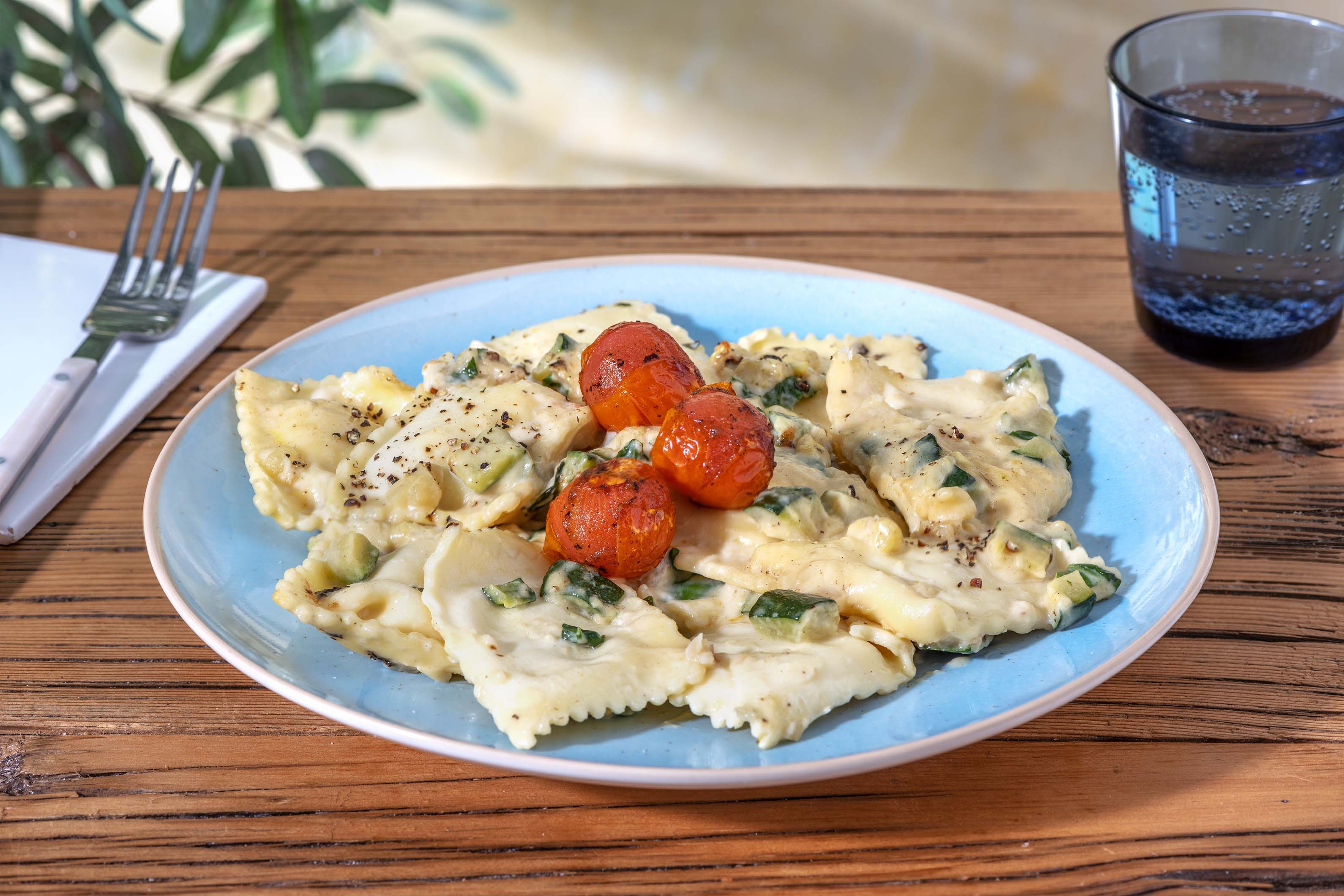 Vegetarische ravioli met courgette-roomsaus