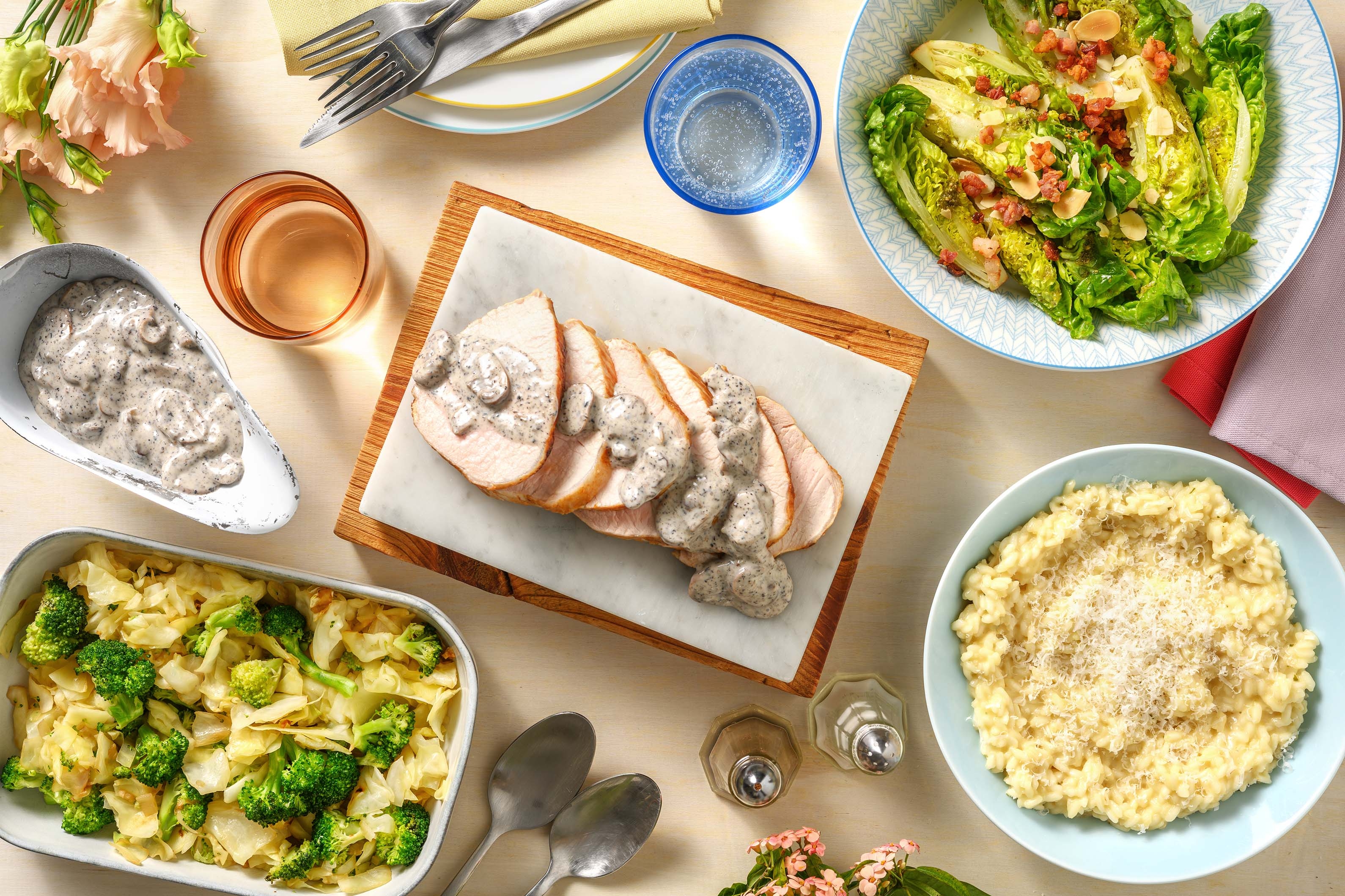 Filet de porc, sauce aux champignons crémeuse et risotto