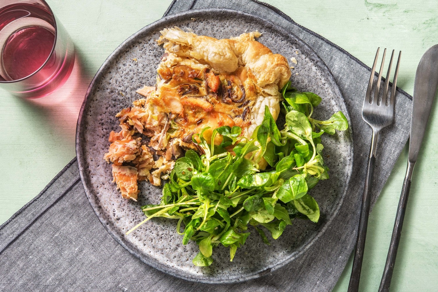 Quiche met prei en warmgerookte zalm