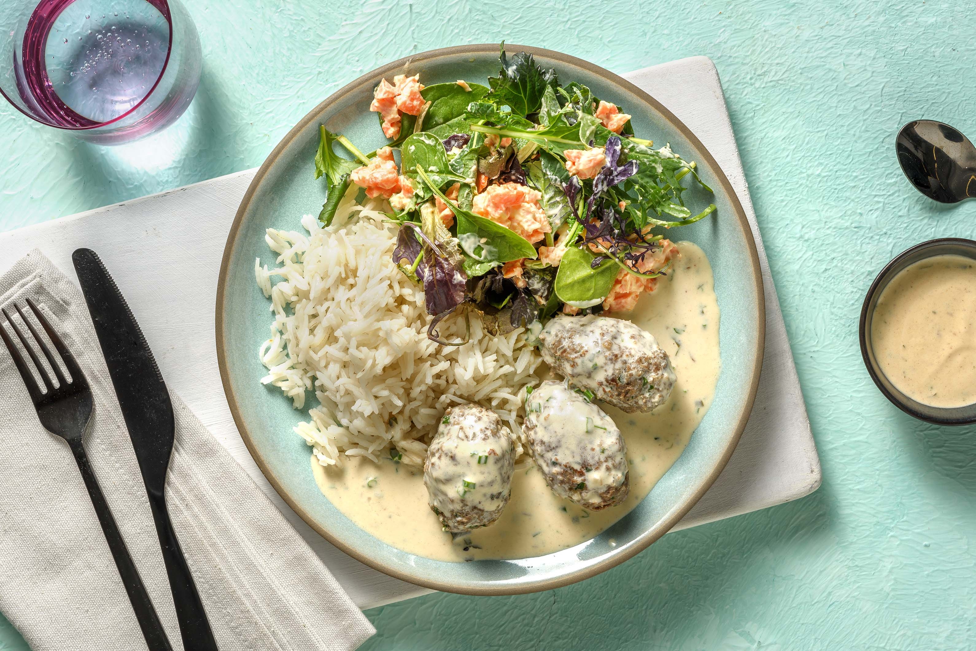 Rinderhack-Röllchen in Kräuter-Frischkäse-Soße