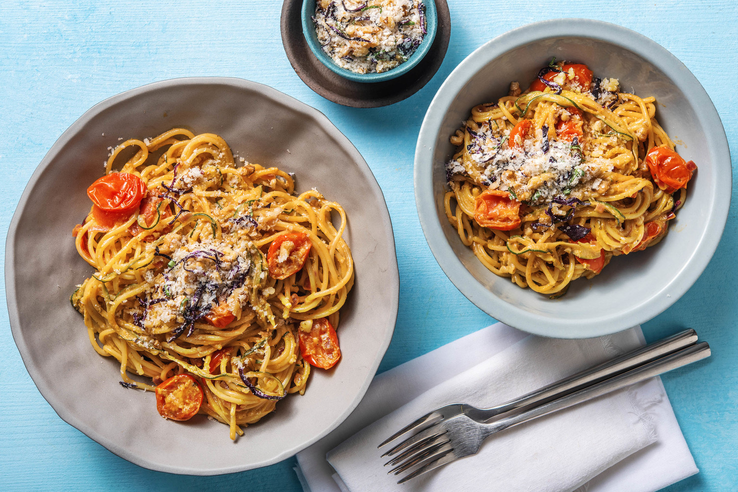 Courgettepasta met romige kruidenkaassaus