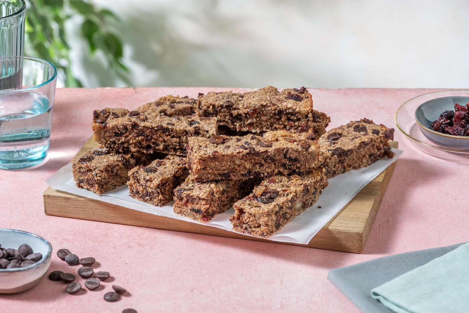 Havermoutrepen met chocolade, walnoten en cranberry's