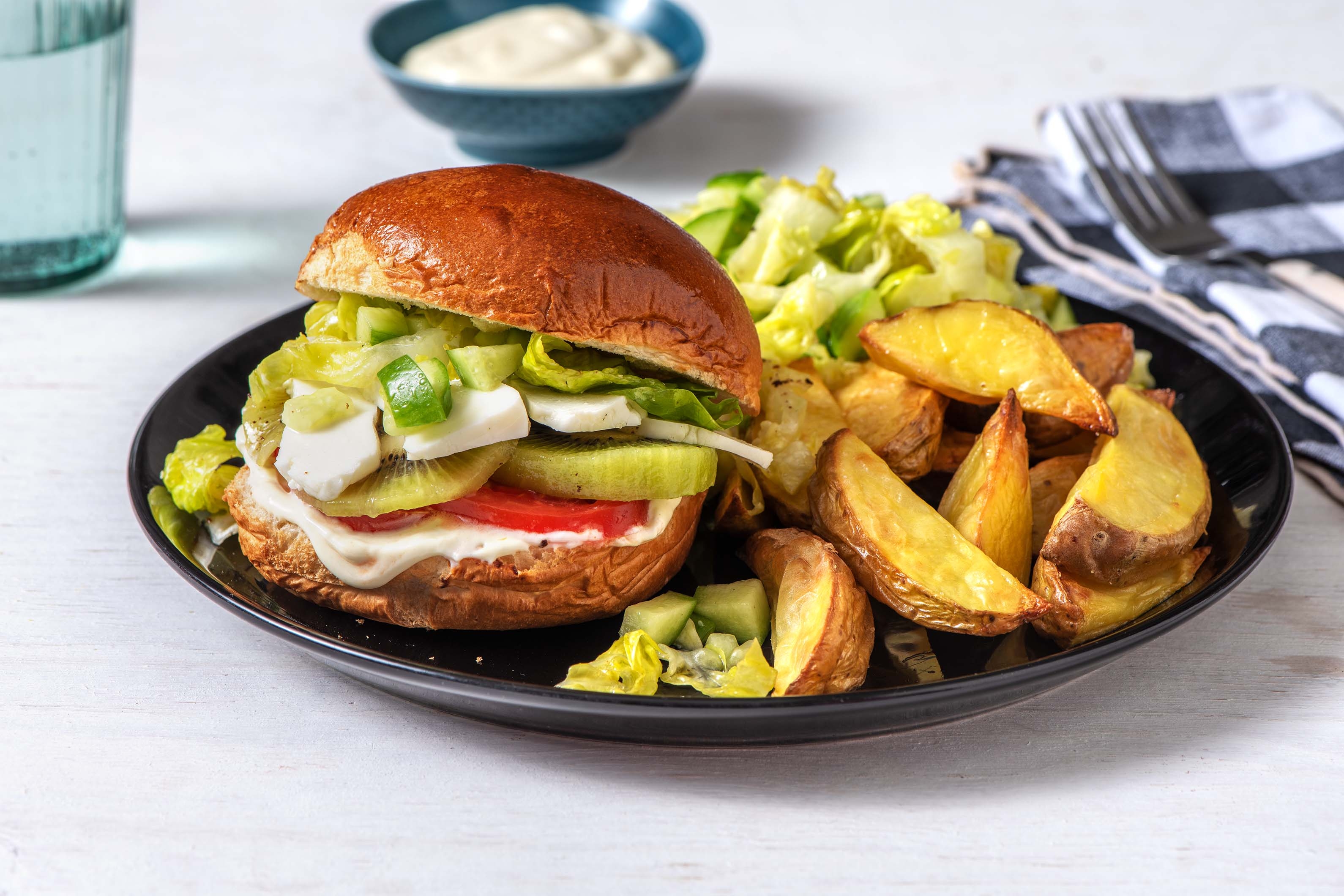 Kiwi-Halloumi-Burger mit Joghurt-Aioli