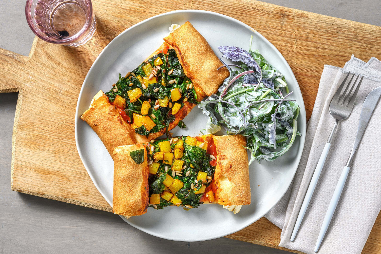 Vegetarische Pide mit Paprika und Spinat