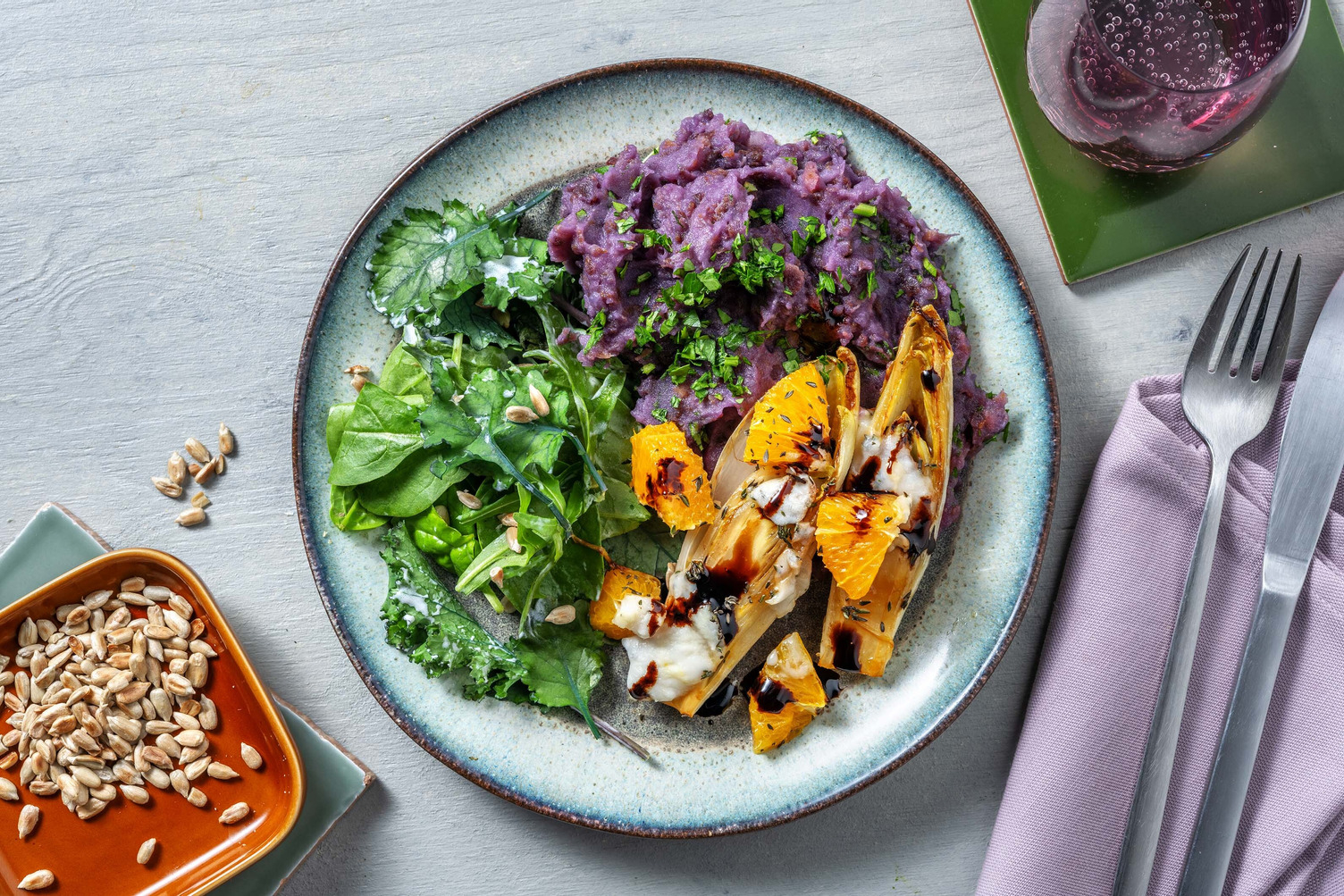 Orangen-Chicorée mit Ziegenkäse-Crumble