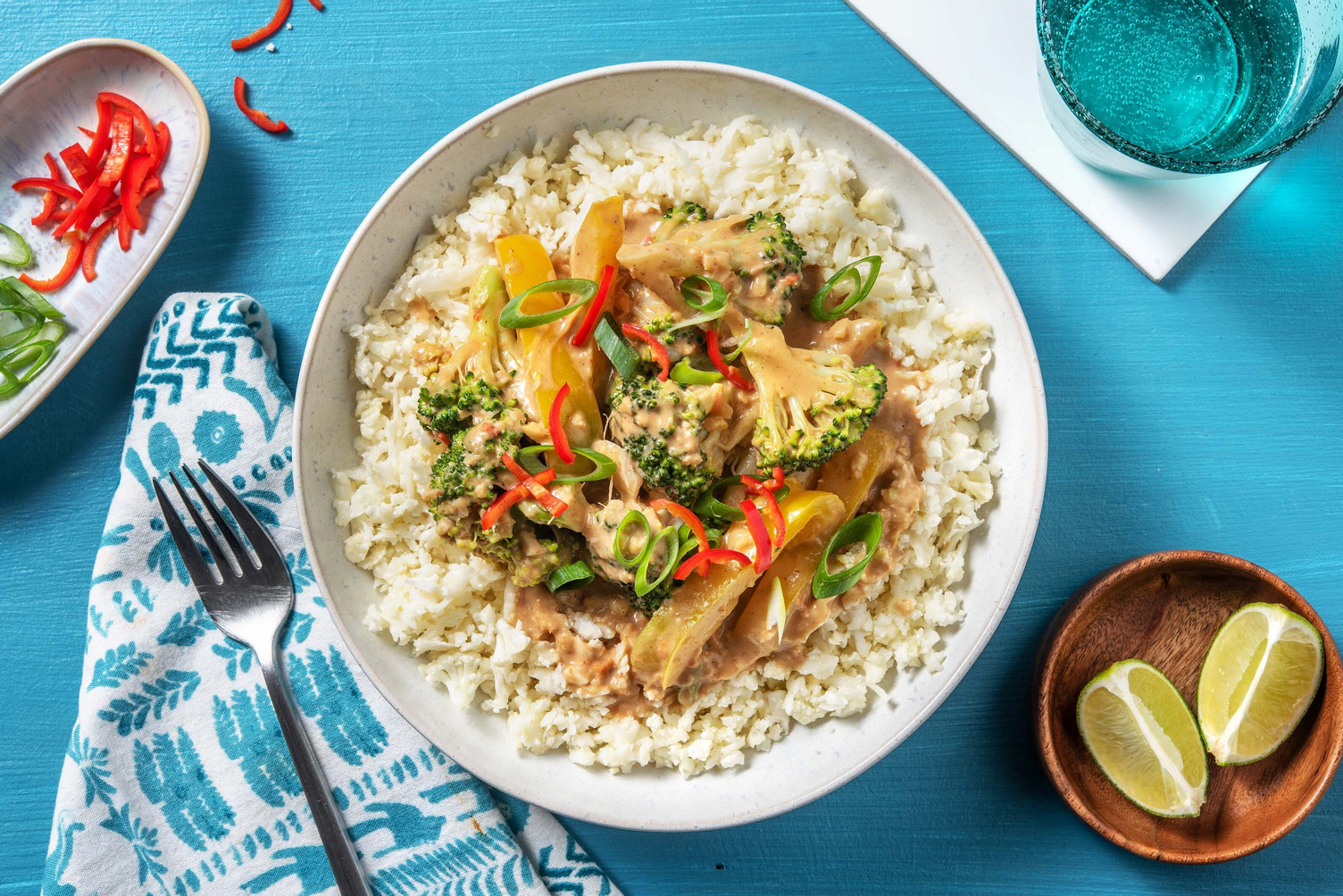 Erdnuss-Kokos-Curry mit Blumenkohlreis