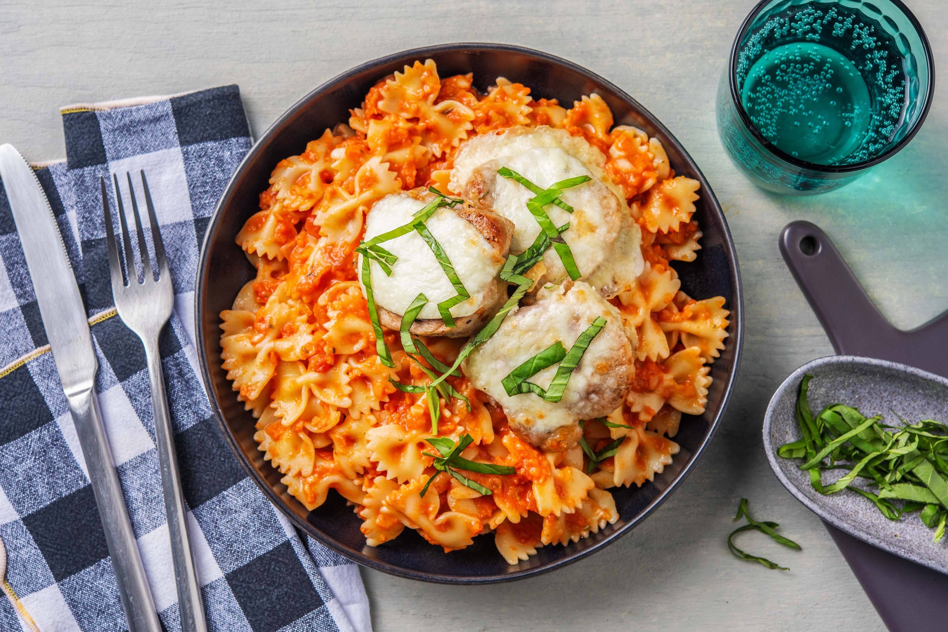 Hähnchenbrust mit Mozzarella-Haube