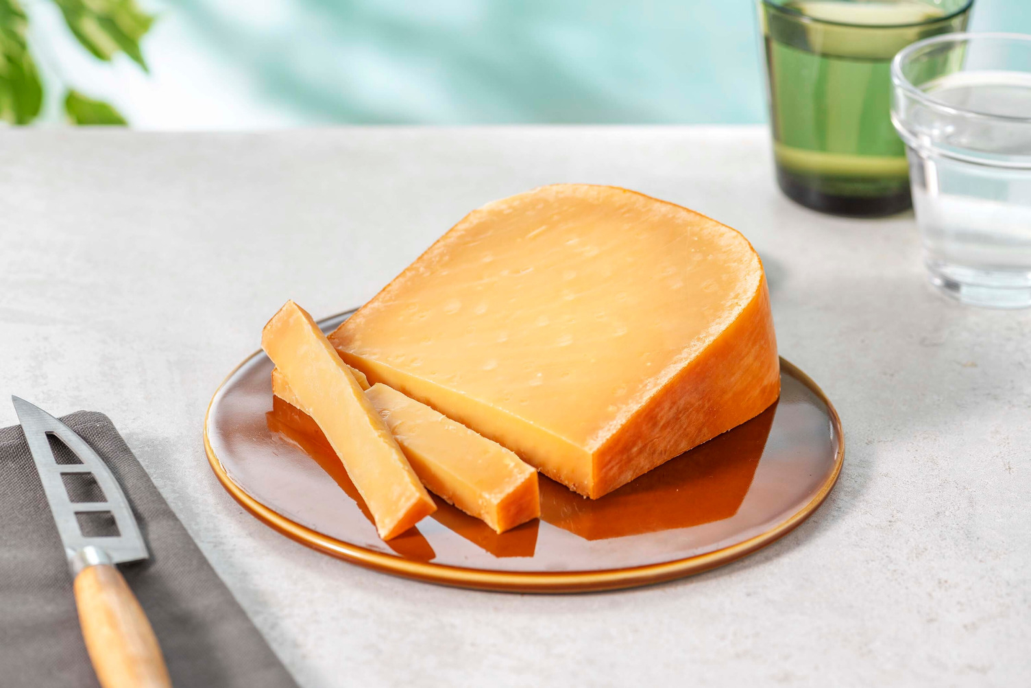 Overjarige brokkelkaas