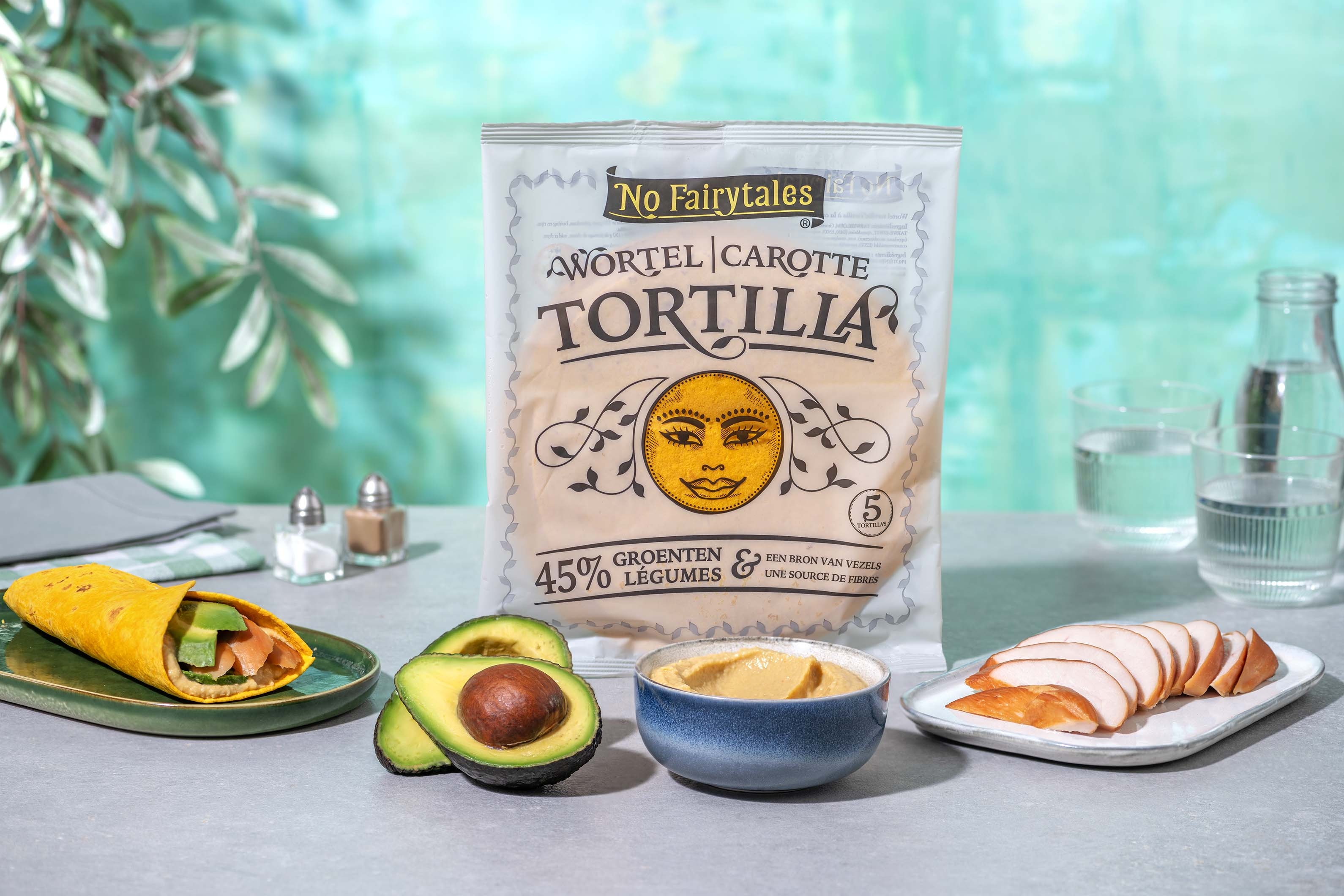 Wortelwraps met gerookte kip en avocado