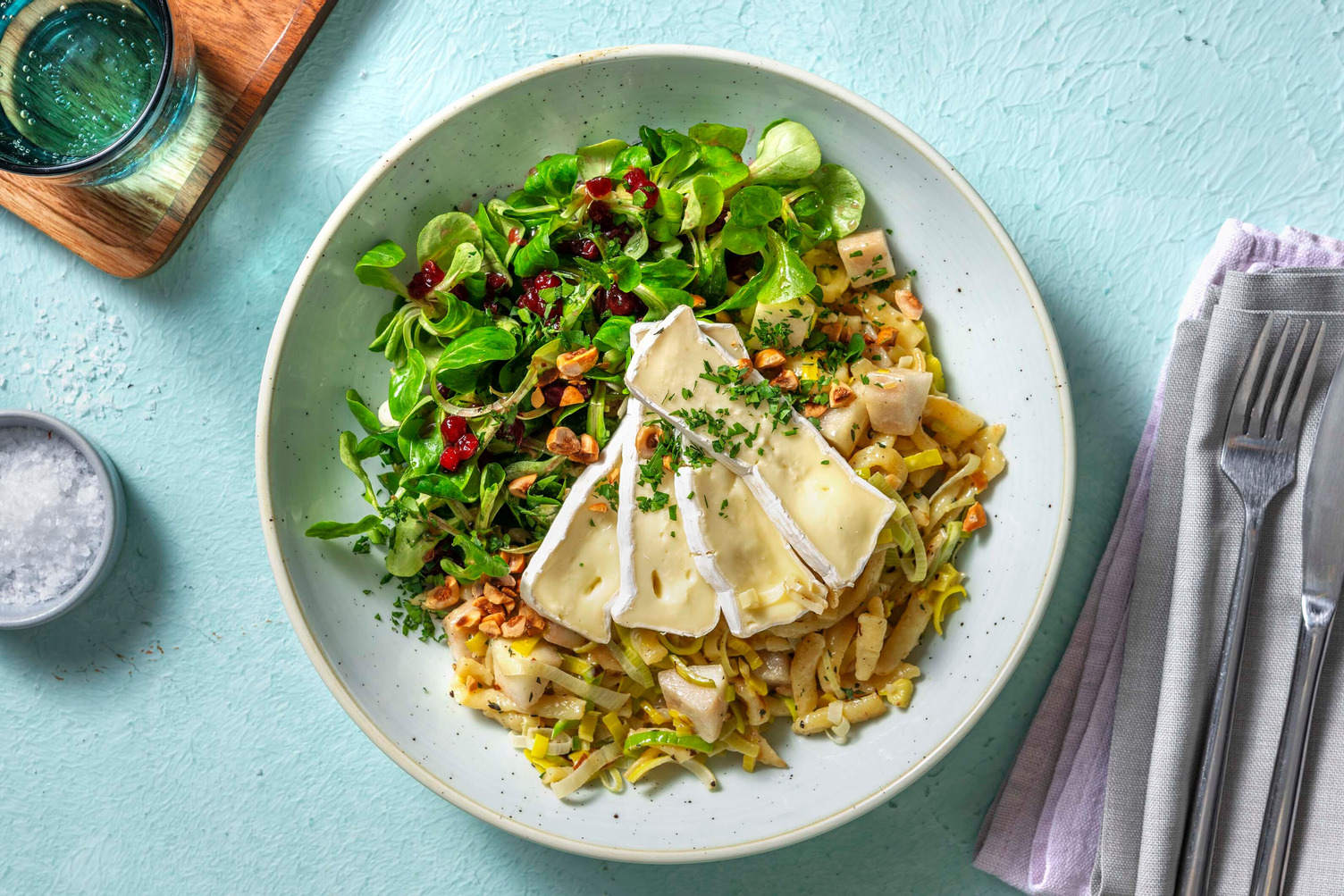 Spätzle-Birnen-Pfanne mit Camembert