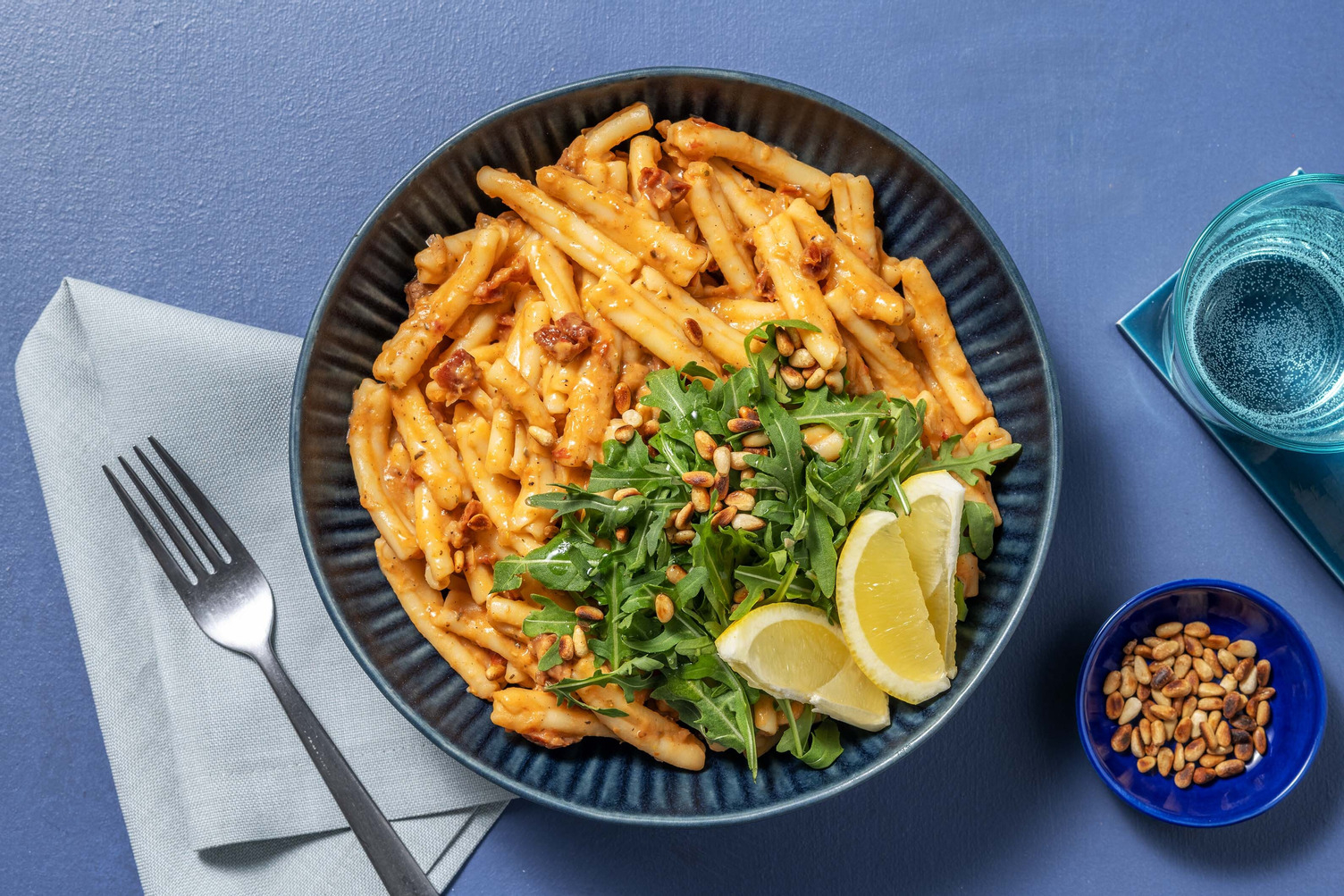 Torchietti mit Butterbohnensoße & Pinienkernen