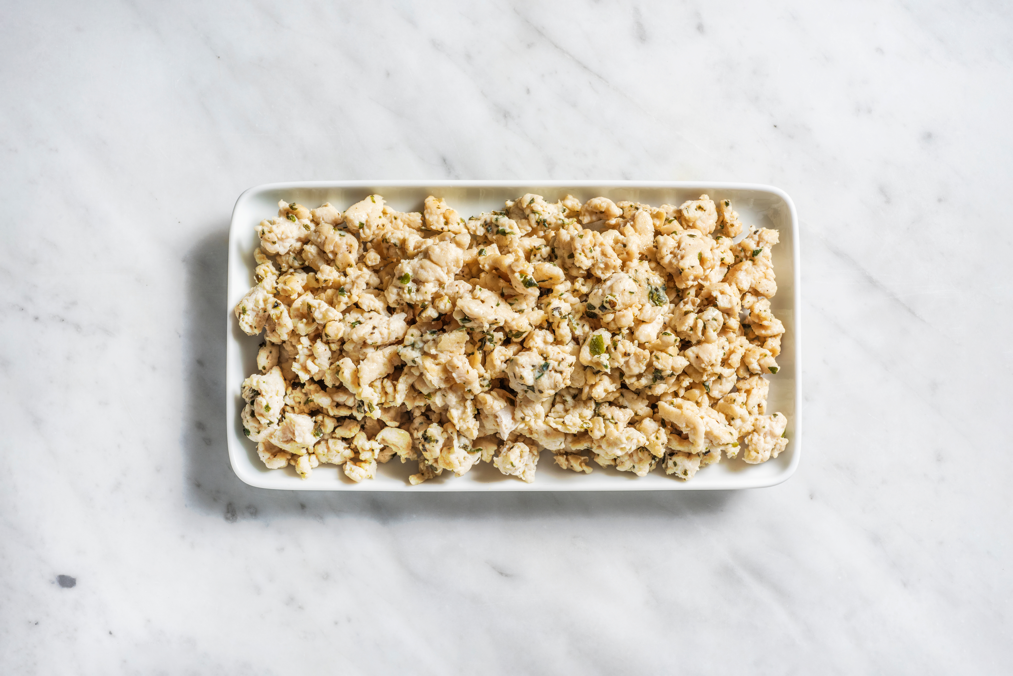 Kipgehakt met tuinkruiden als extra