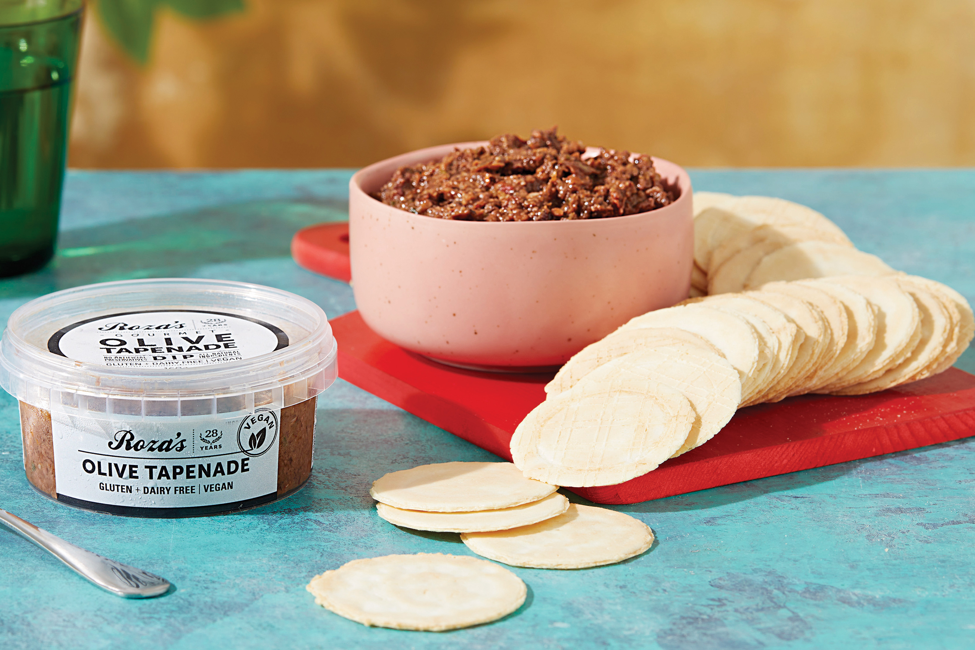 Crackers & Olive Tapenade Dip