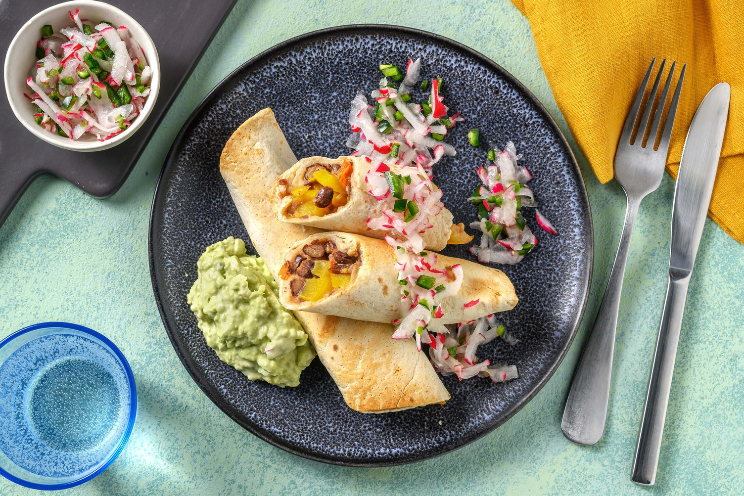 Enchiladas Verdes mit Avocadocrème