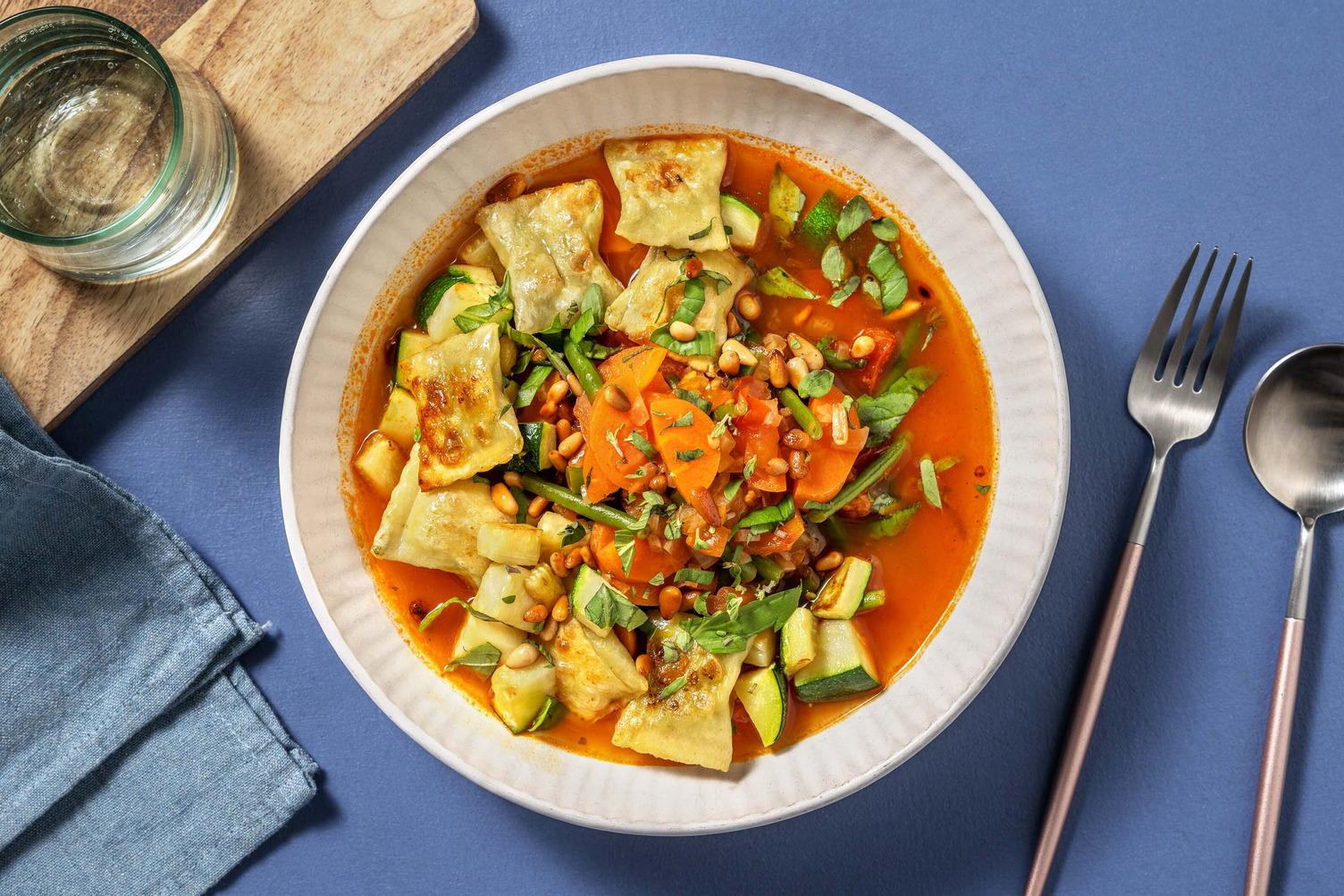 Minestrone mit veganen Maultaschen