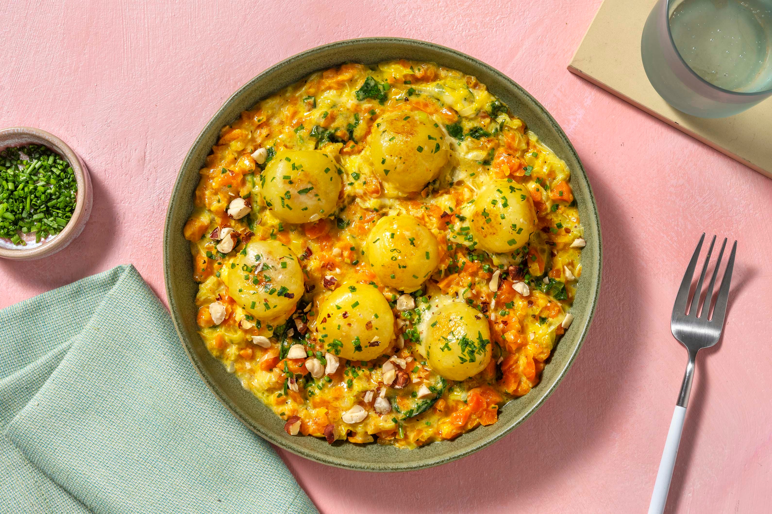 Cremige Mini-Knödel-Pfanne mit Spinat & Haselnüssen