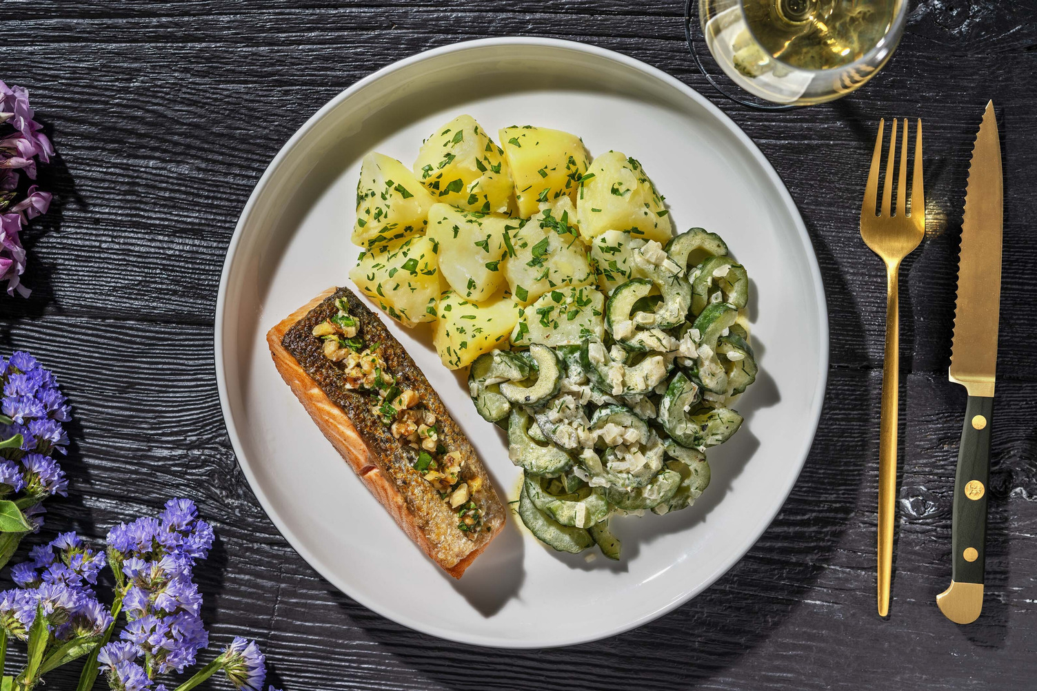 Zarter Lachs mit geschmorter Gurke