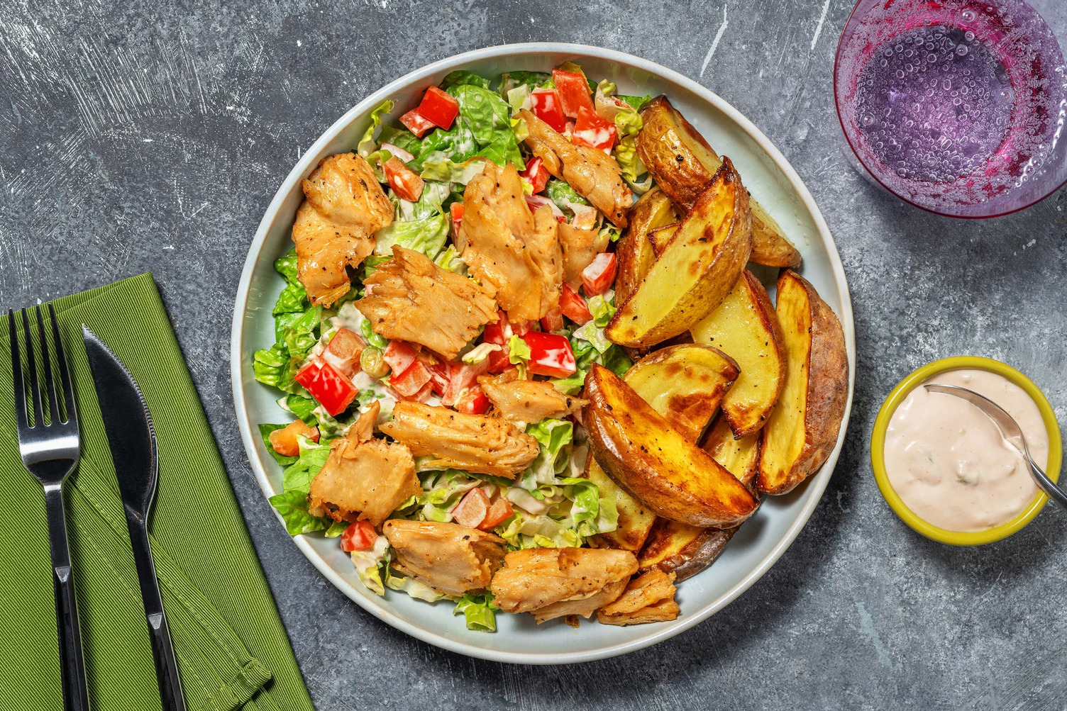 Thousand Island Salad mit veganen Filetstücken