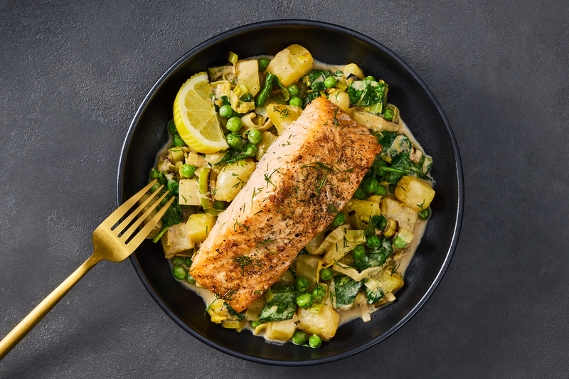 Dill-Garlic Double Salmon with Creamy Leeks, Spinach and Potatoes