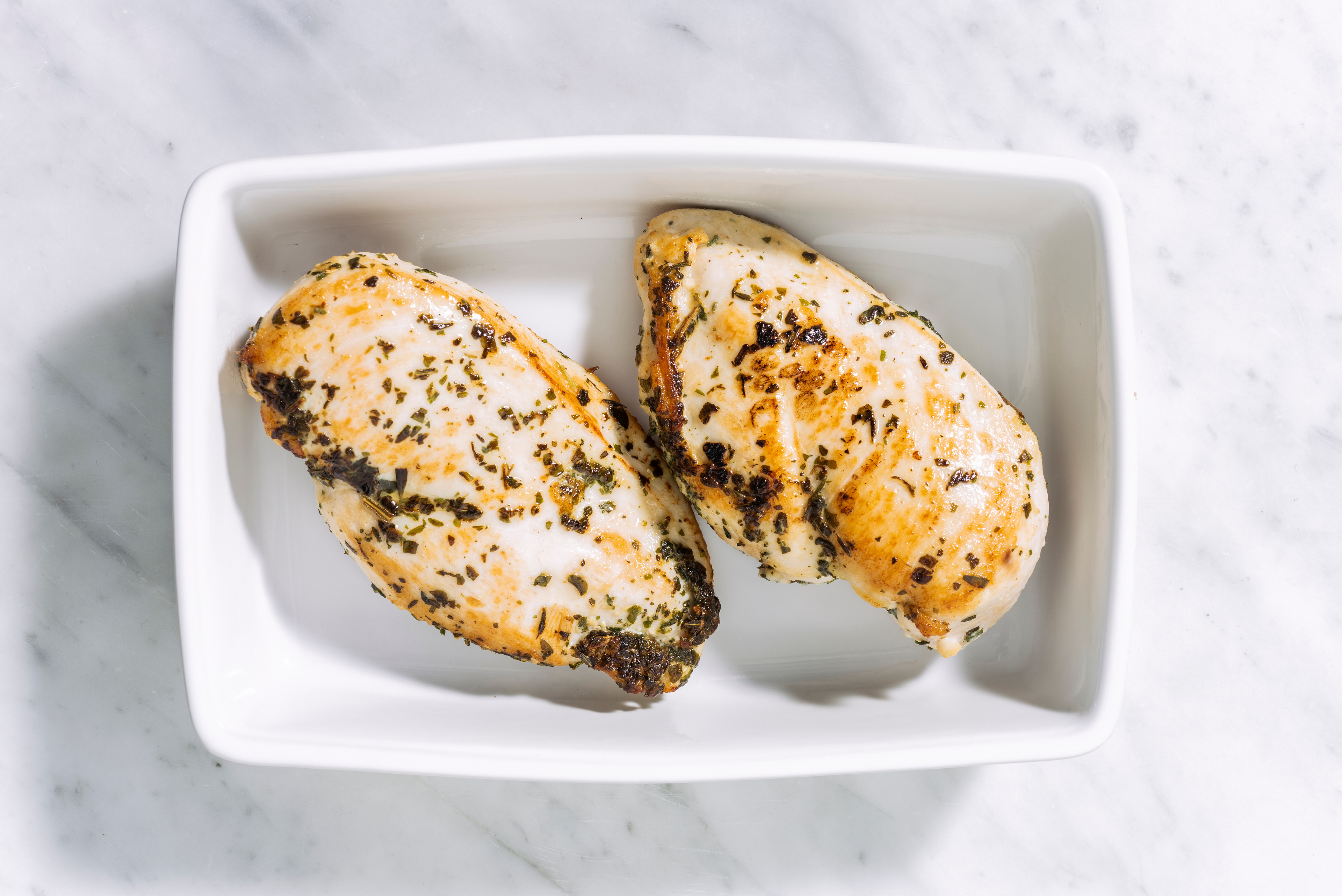 Filet de poulet mariné aux fines herbes et à l'ail en extra