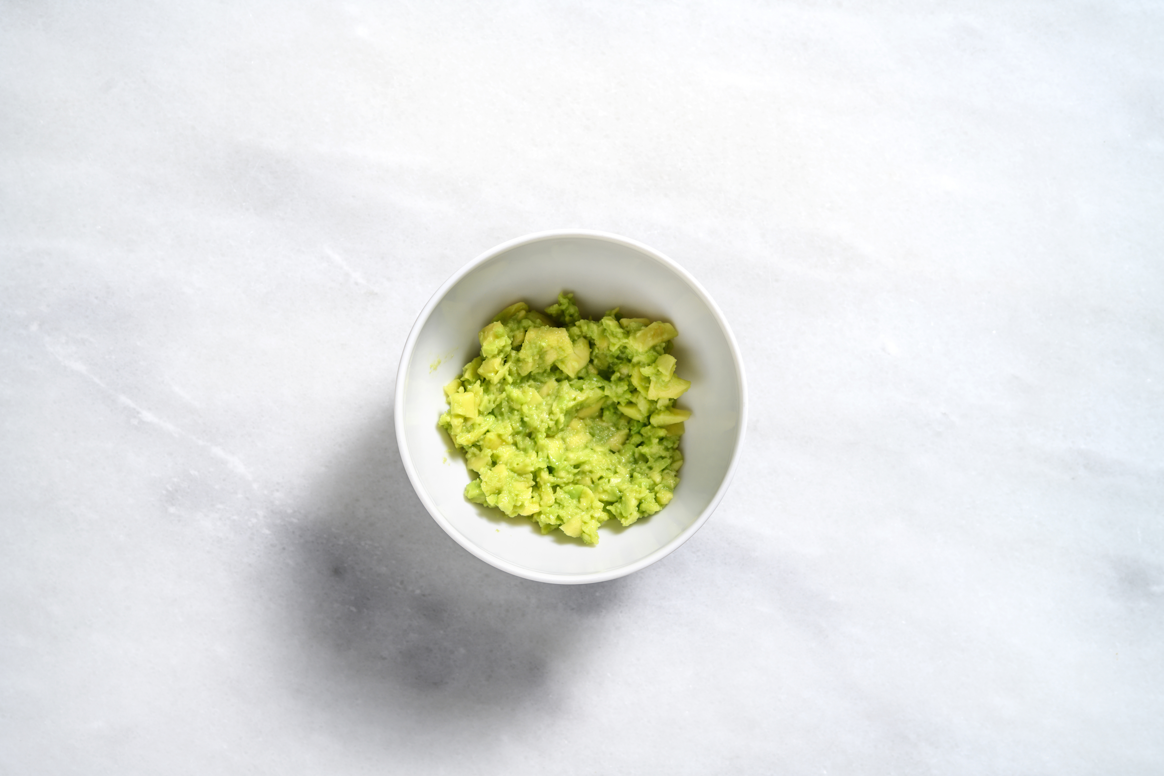 Dip de pesto d'avocat en extra