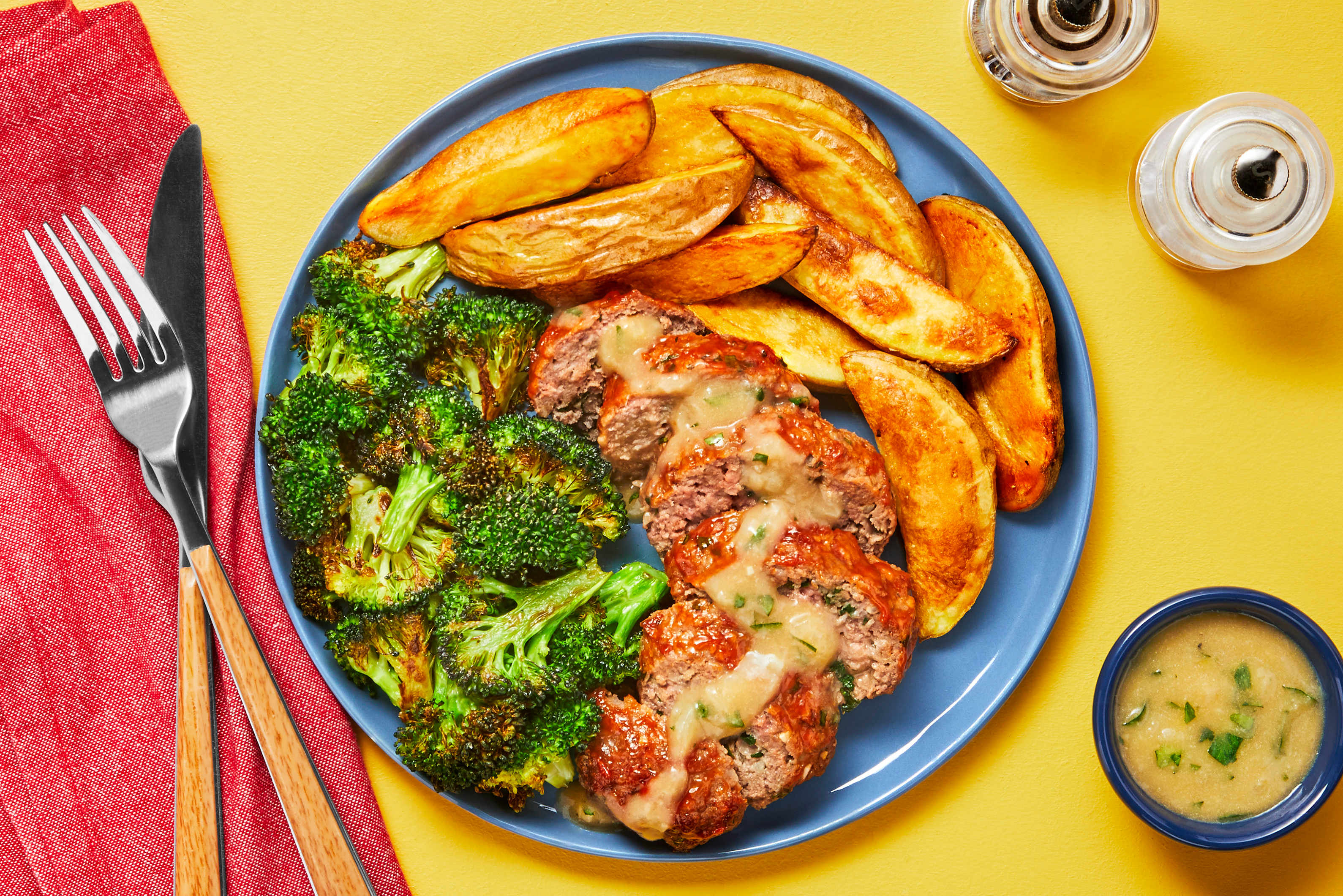 [SIDE VEG DOUBLE BROCCOLI] Homestyle Meatloaf with Broccoli Crown and Russet Potatoes (Yellow Onion)