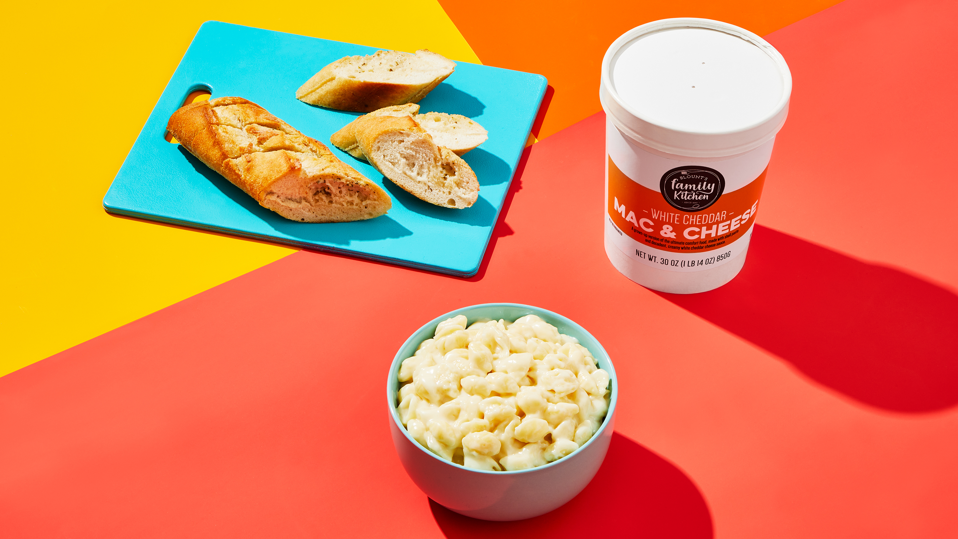 Mac and Cheese & Garlic Bread