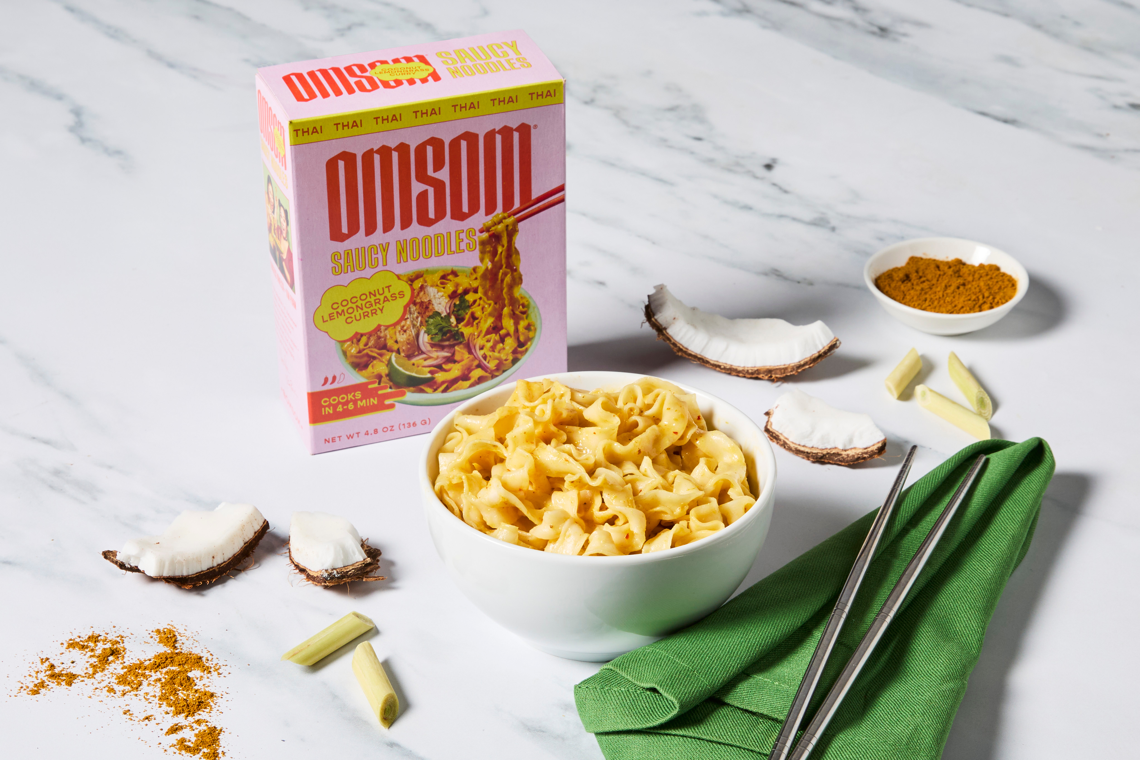 Omsom Coconut Lemongrass Curry Saucy Noodles