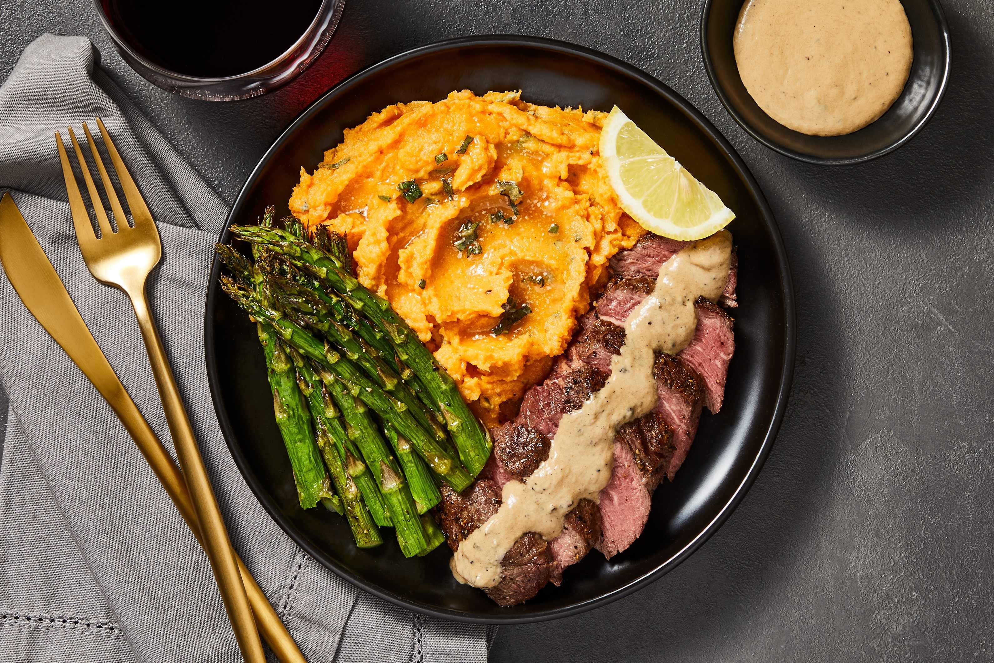 [PROTEIN DOUBLE SIRLOIN STEAK] Sirloin in a Creamy Au Poivre Sauce with Maple Sage Mashed Sweet Potatoes & Lemony Asparagus