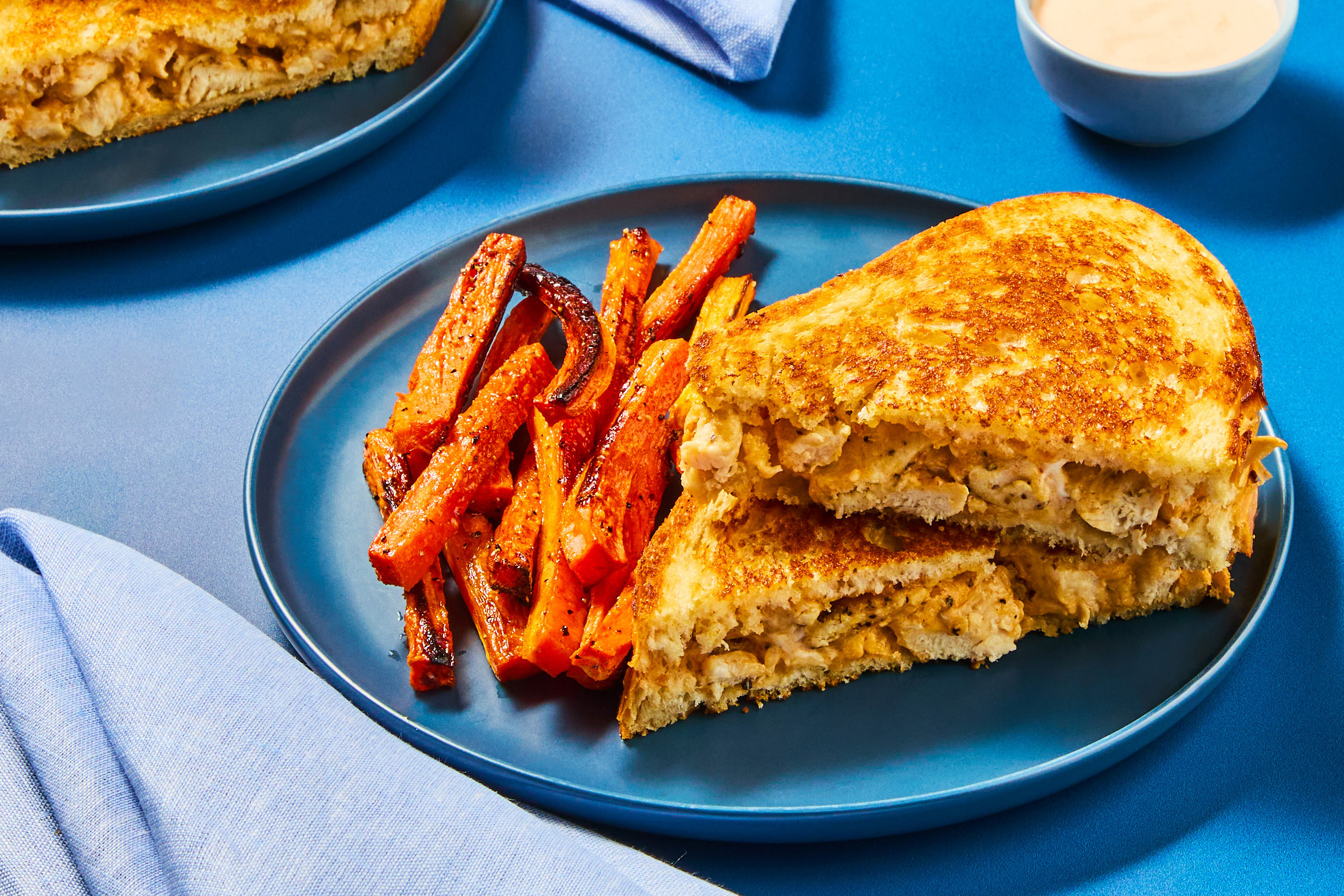 W01 R84 Cheesy Buffalo Chicken Melts