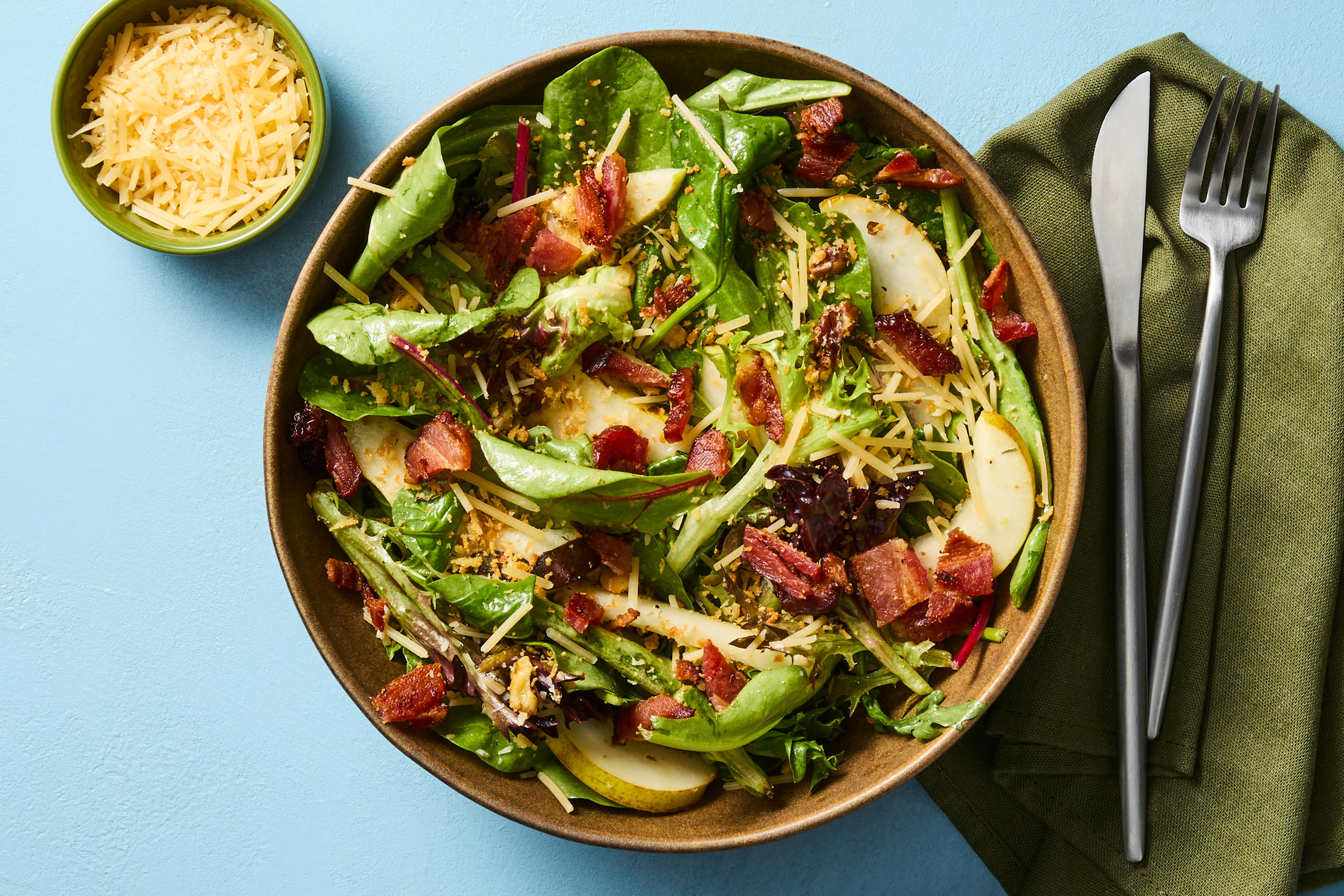 Warm Pear, Bacon & Mixed Greens Salad