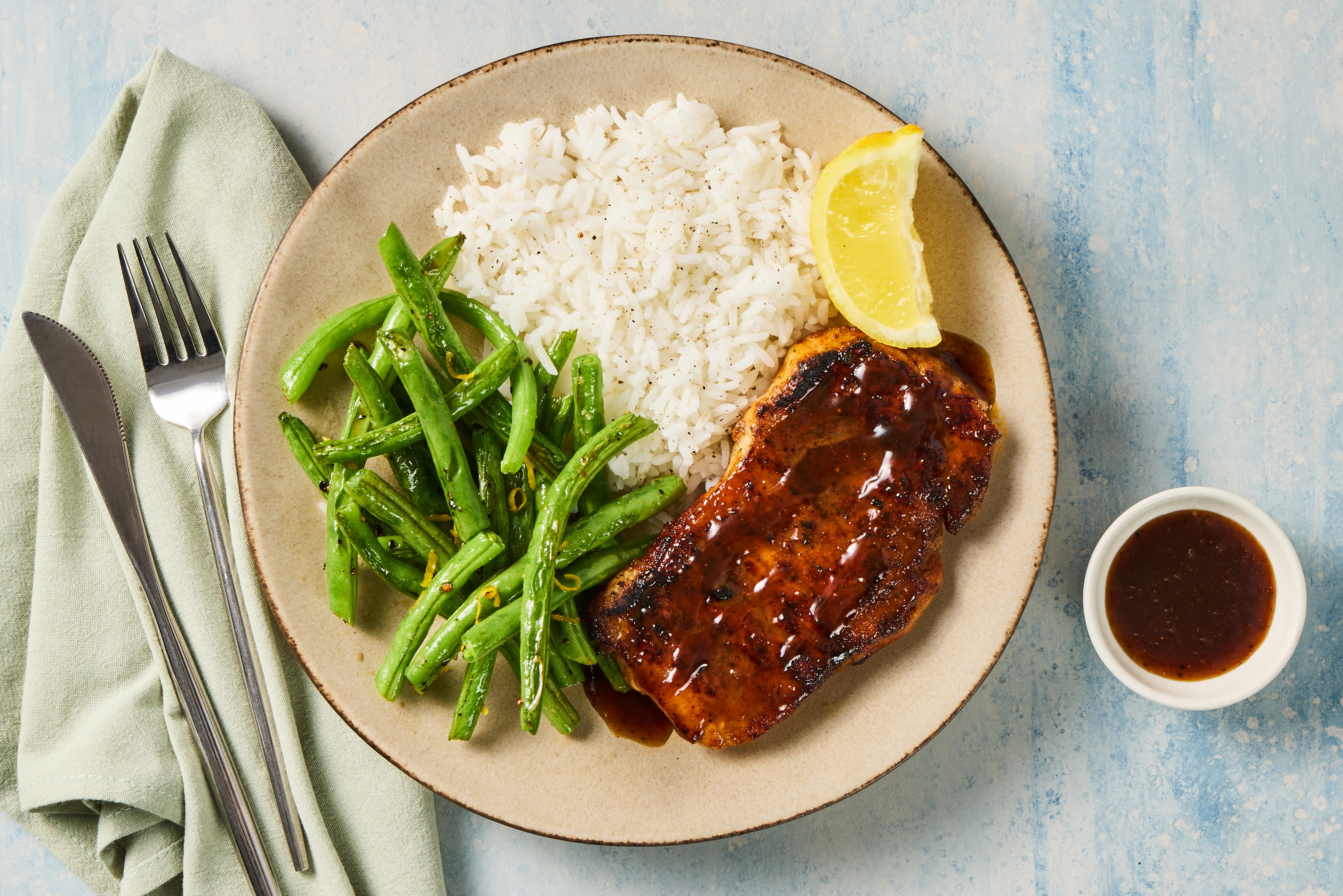[SWAP PORK CHOPS TO CHICKEN CUTLETS] MA/CA only Peach-Glazed BBQ-Rubbed Pork Chops with Lemony Green Beans and Garlic White Rice (10 oz Pork Chop)