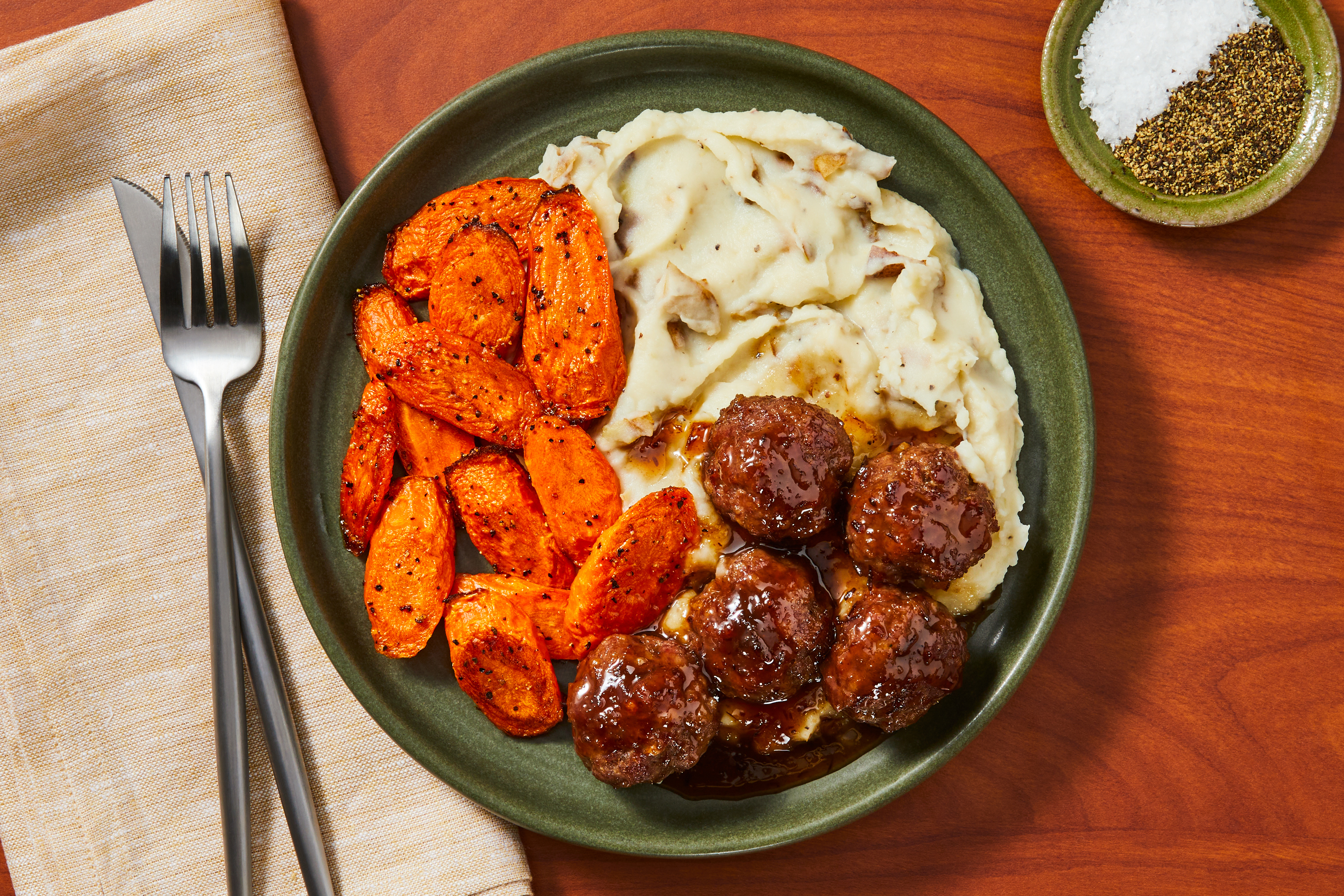[SIDE SWAP CARROTS TO ASPARAGUS] Default Safe Cranberry Glazed Meatballs with Mashed Potatoes and Roasted Carrots (3P)