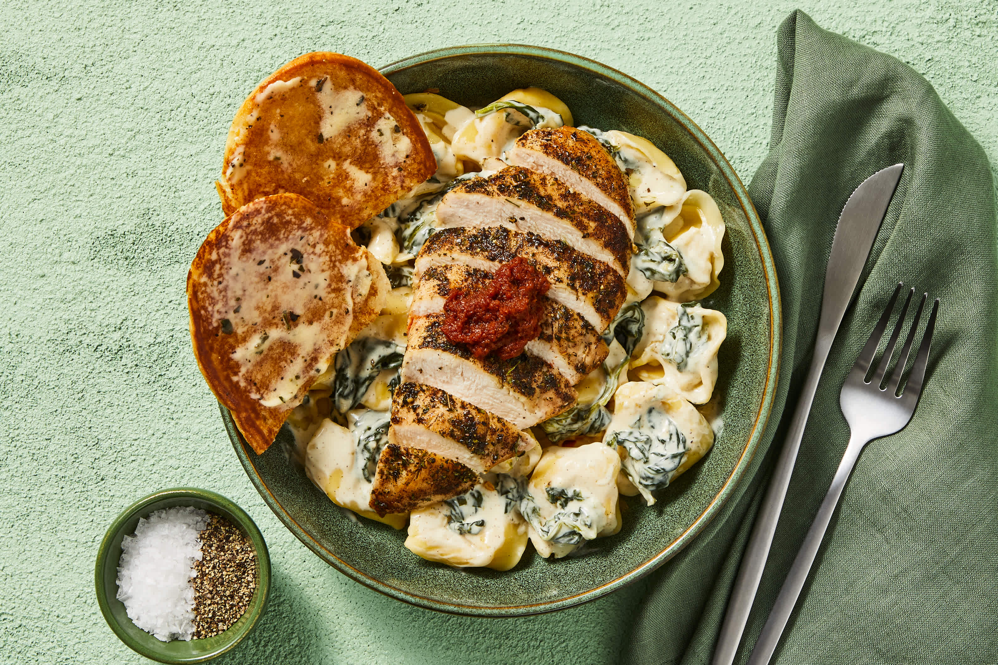 Tortelloni with Sun-Dried Tomato Chicken