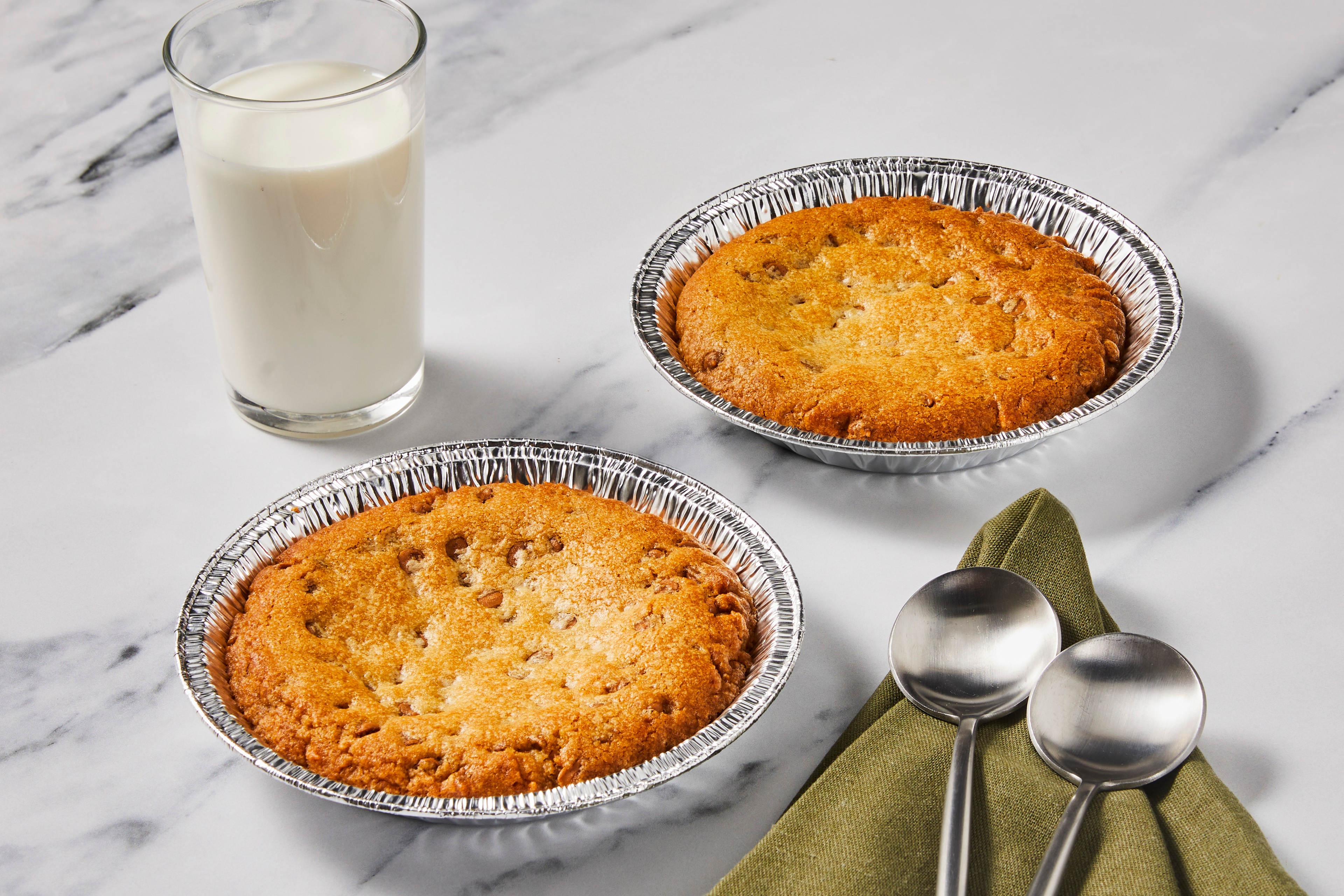 Golden Caramel Cookie Skillet