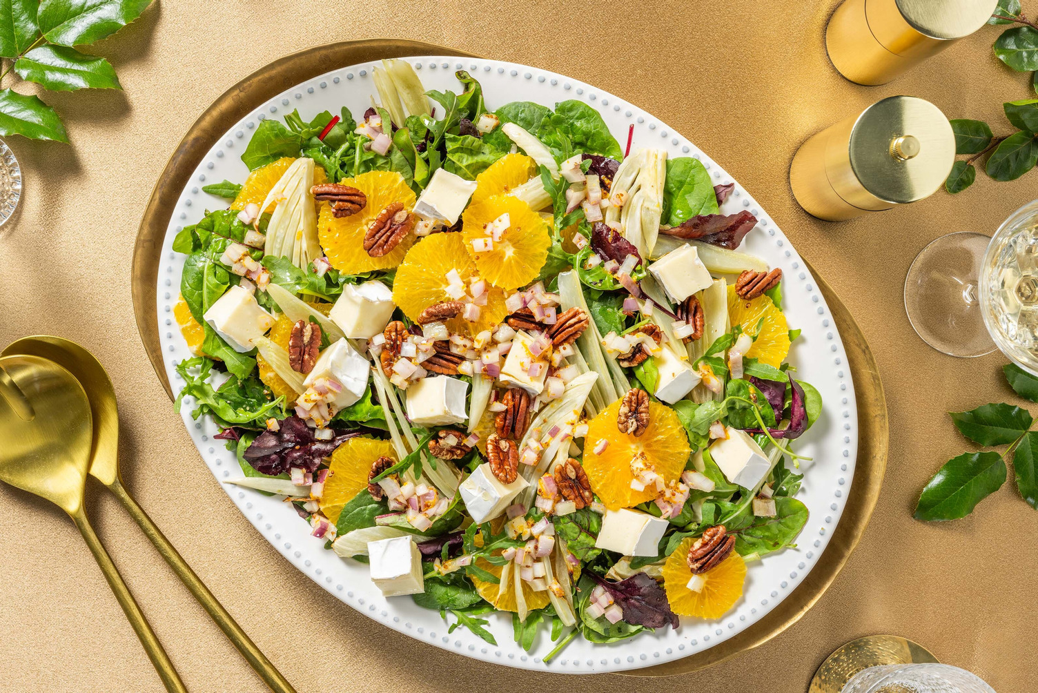 Salade de brie, d'agrumes et de fenouil rôti