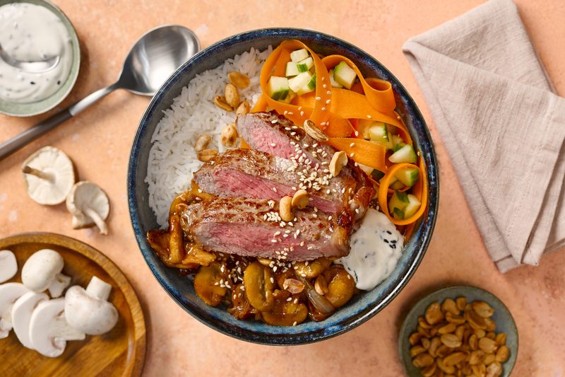 Shiitake-Bowl mit Striploin Weiderindsteak