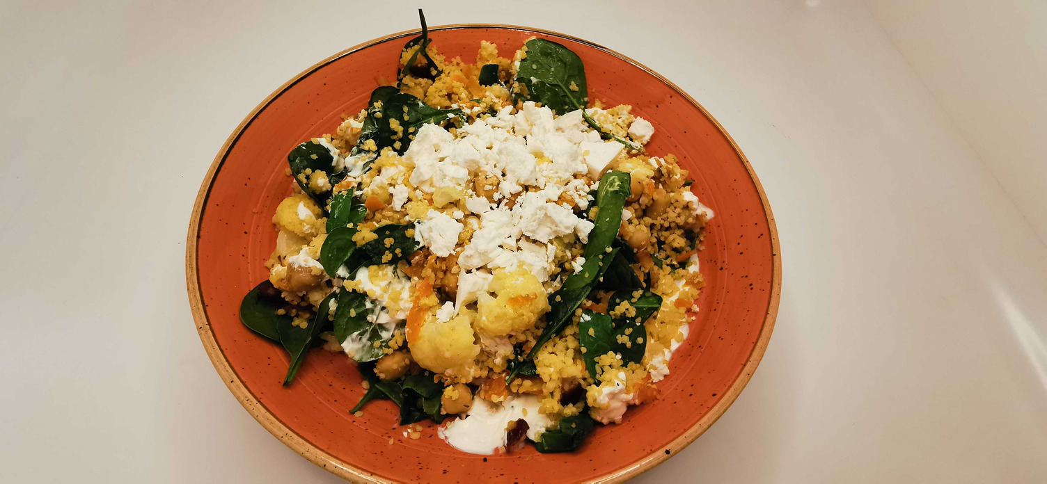 Warmer Blumenkohl-Karotten-Salat mit Couscous