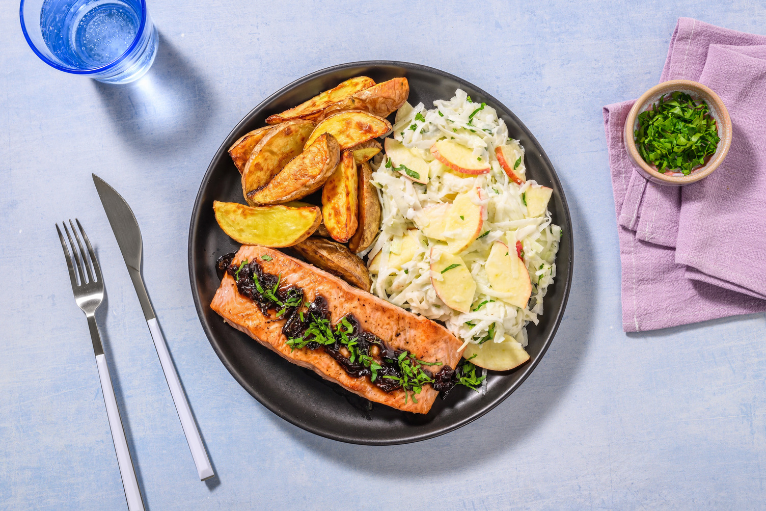 Lachsfilet mit Kohlrabi-Apfel-Salat
