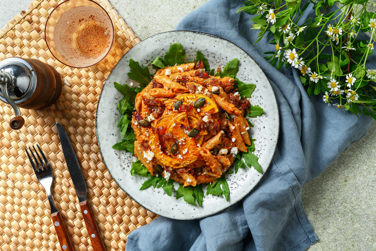 Tagliatelle met romige pompoensaus en geitenkaas